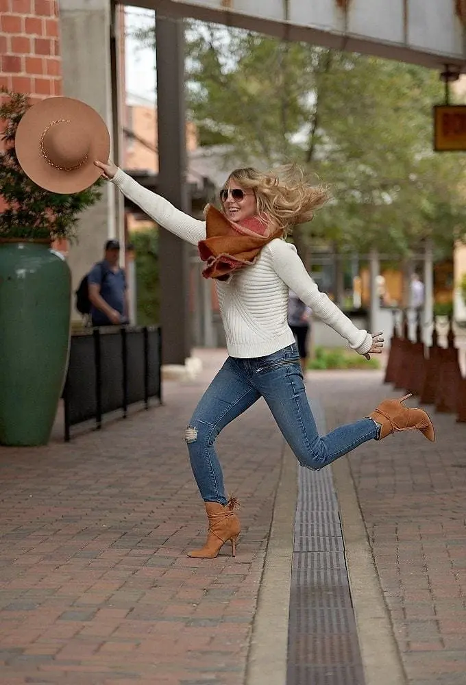 Suede Bootie, schutz, fadhlia, brown, beige, golden, honey, skinny jeans, jump, san antonio, the pearl, blanket scarf