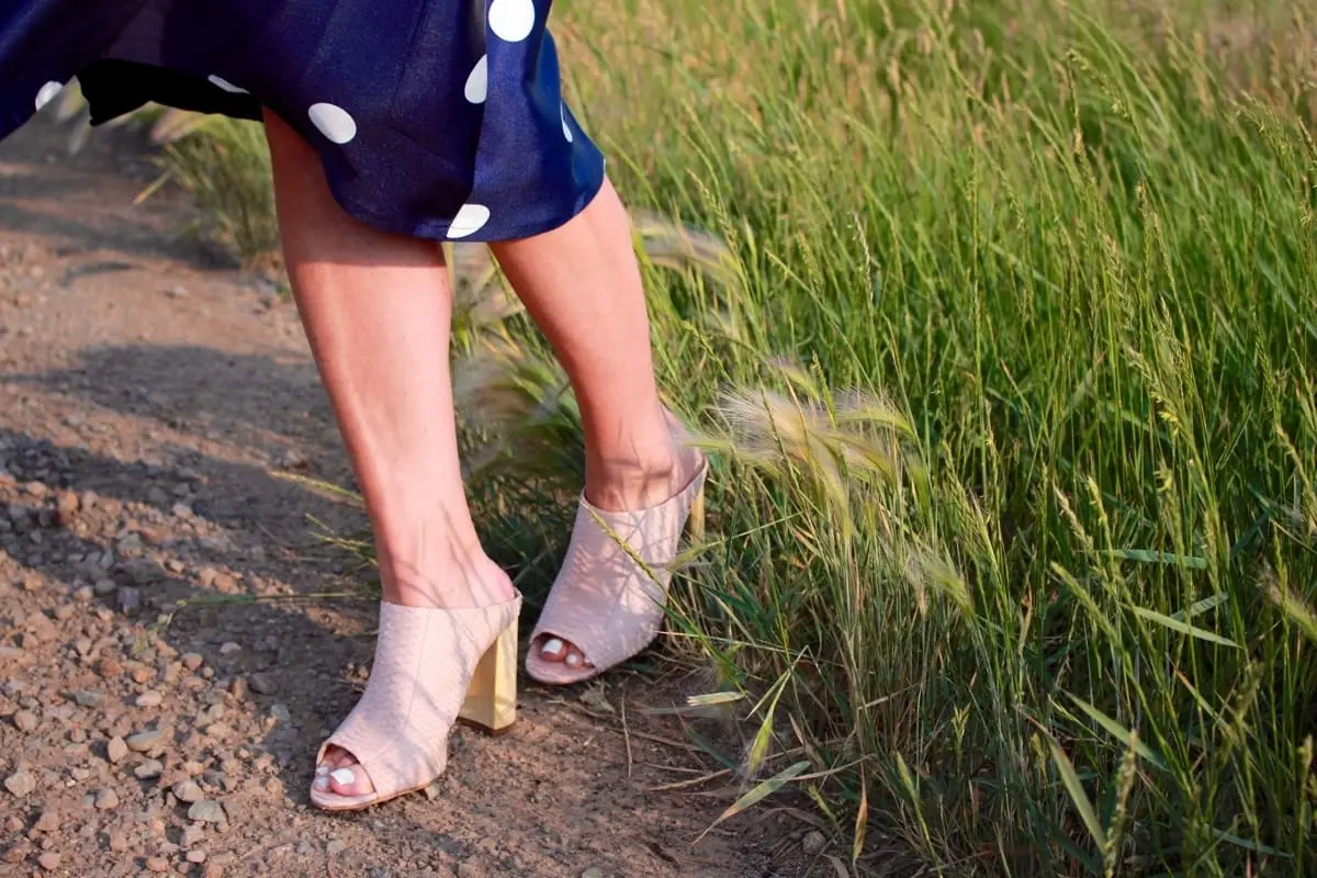Polka Dots, mules, vince camuto mules, blush shoes, skirts, midi skirts, how to wear midi skirts