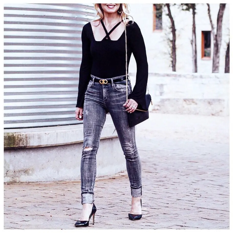 Bodysuit Trend, skinny jeans, distressed jeans, black pumps, black clutch, how to wear bodysuits with high rise jeans, high rise jeans