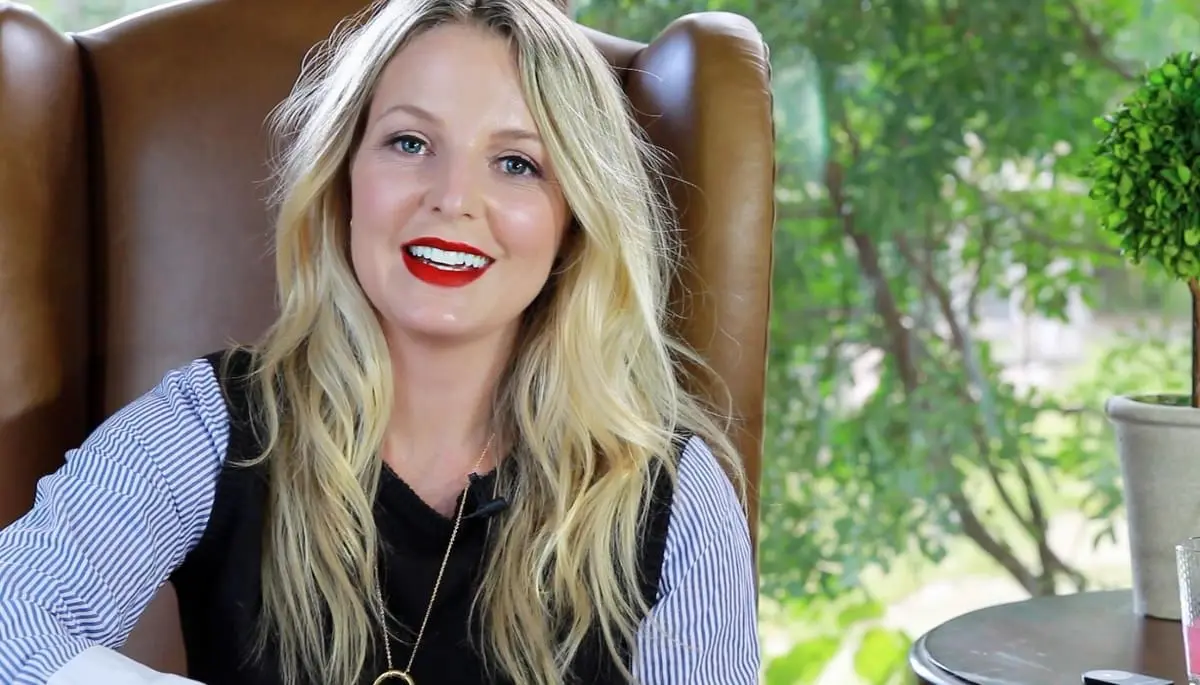 erin busbee fashion blogger and wardrobe stylist runs through her shopbop sale picks
