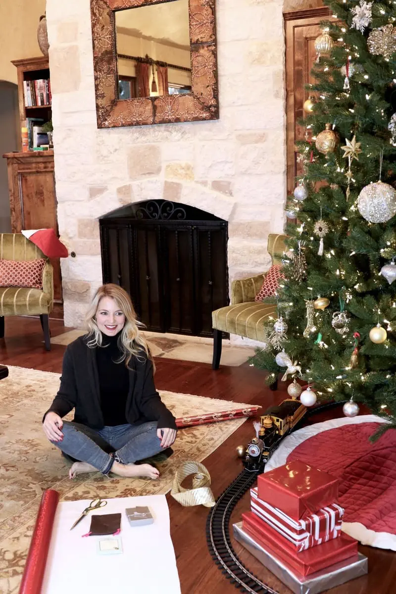 Jewelry gift ideas including a cocoon cardigan by Leith and a personalized pendant necklace from nordstrom