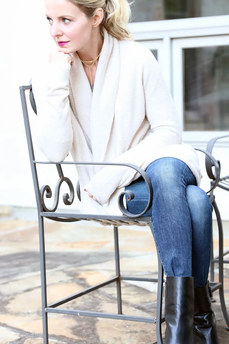 This cardigan sweater by barefoot dreams is SO comfortable and cozy