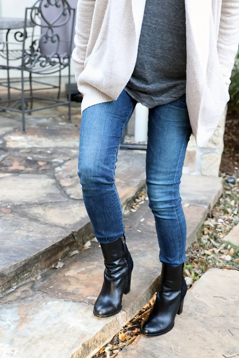 This cardigan sweater by barefoot dreams is SO comfortable and cozy