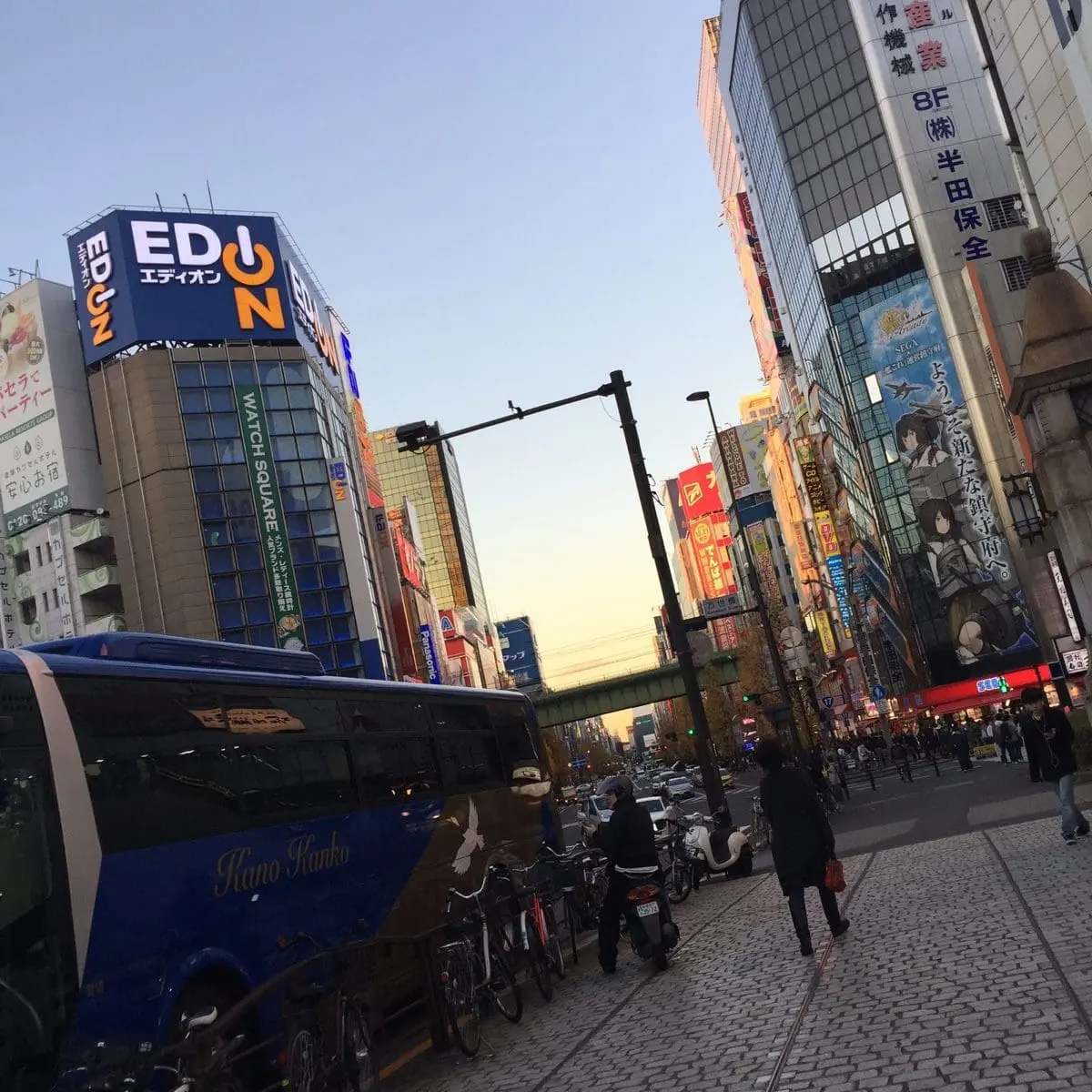 what to do when you go to tokyo japan, walk through the streets and people watch, check out the modern architecture and see how CLEAN the city is!