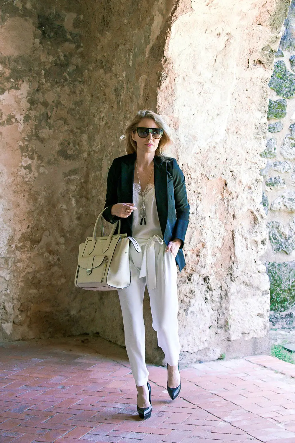 White bags, these white handbags, hand-picked by Erin Busbee, Fashion Blogger and YouTuber for busy women over 40, are from Henri Bendel. They are versatile, neutral...perfect everyday handbags!