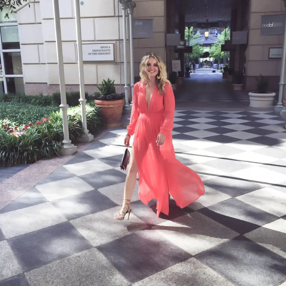 Reward Style Conference 2017, What I Wore to the opening night pool party sponsored by Sole Society, orange chiffon Bebe shorts gown with baublebar earrings and dolce vita animal print yellow and black laceup sandals with valentino rockstud black clutch wristlet