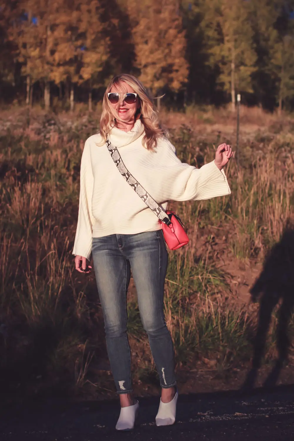 White Shoes, white mules, fashion blogger, Erin Busbee of Busbee Style wearing Who What Wear for Target white mules with Anthropologie sweater and Good American cropped skinny jeans