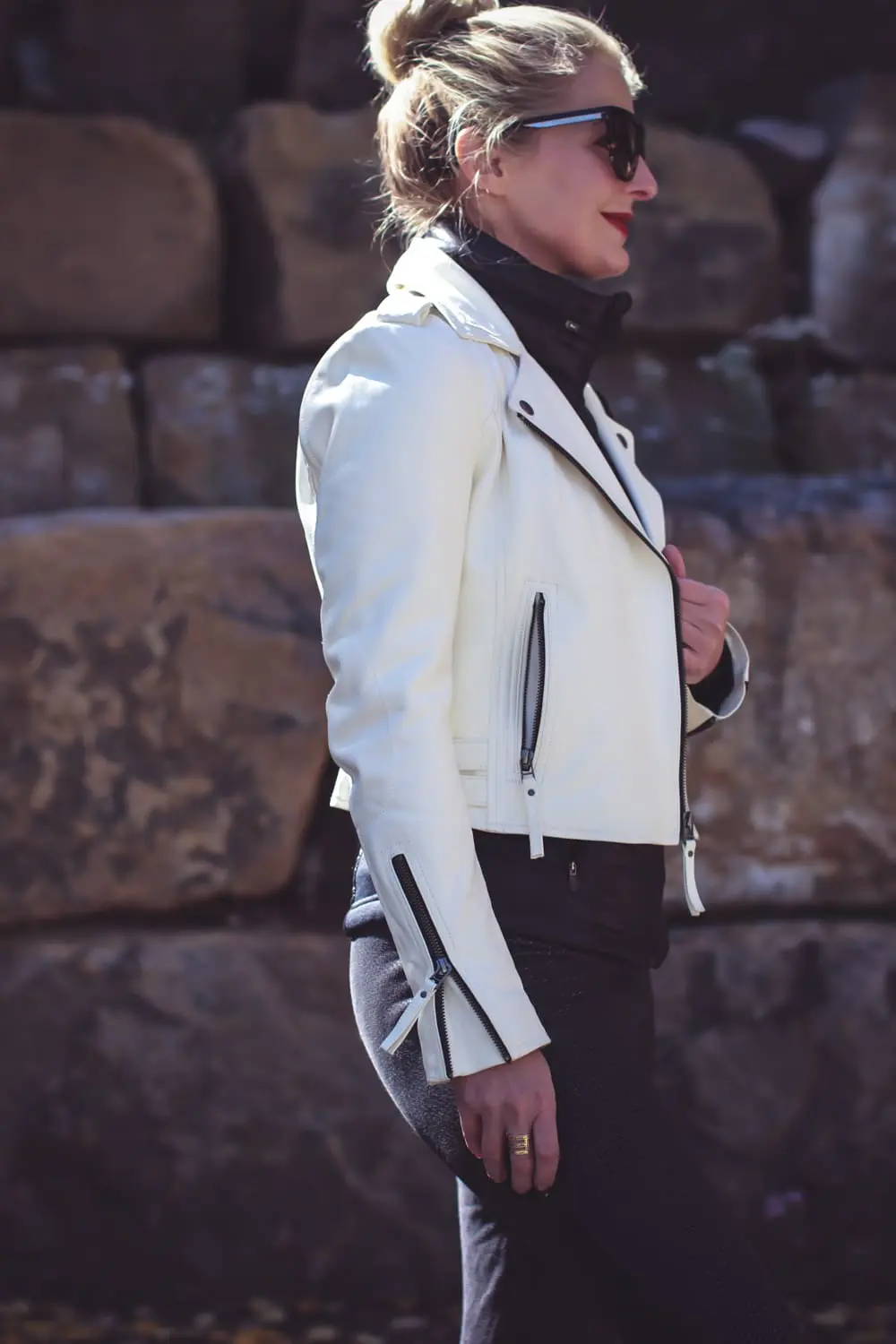 Casual outfit ideas, fall lookbook, with fashion blogger, Erin Busbee featuring joie white leather jacket, monrow sweats and zella vest
