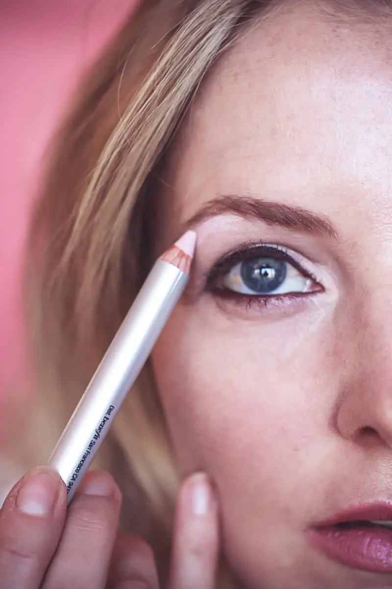 Holiday makeup gift sets, featuring benefit cosmetics from Ulta, eyebrow highlighter, from brownanza gift set, reviewed by beauty blogger over 40, Erin Busbee of Busbee Style