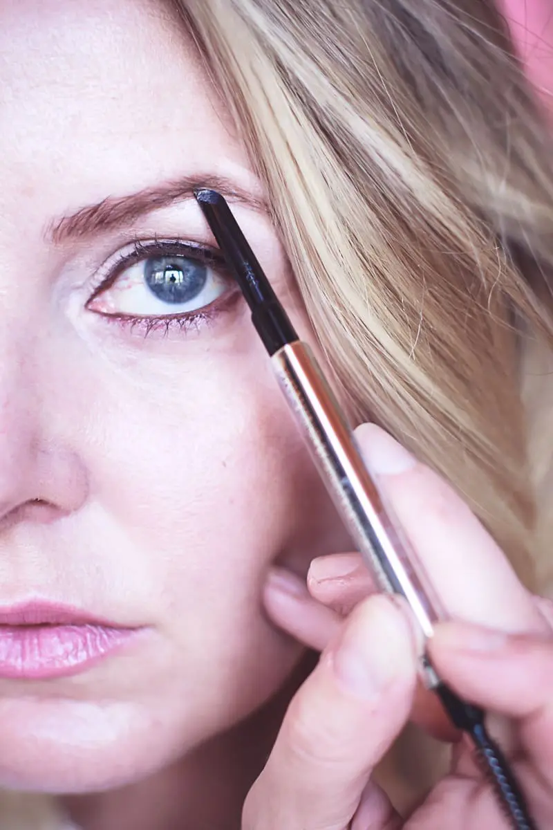 Holiday makeup gift sets, featuring benefit cosmetics from Ulta, eyebrow pencil, from brownanza gift set, reviewed by beauty blogger over 40, Erin Busbee of Busbee Style