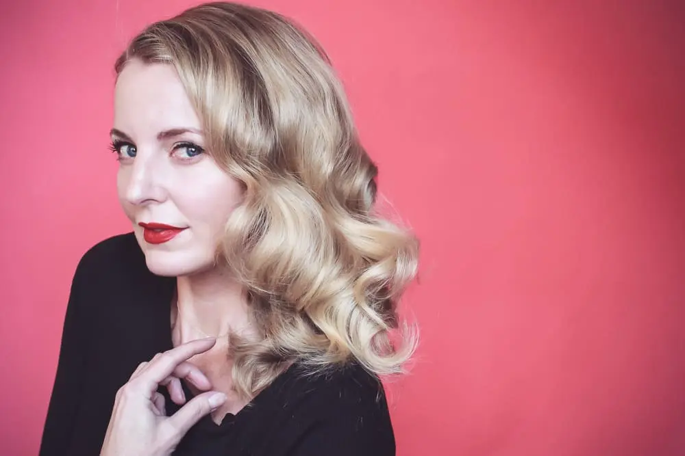 How To Create retro, Hollywood Waves