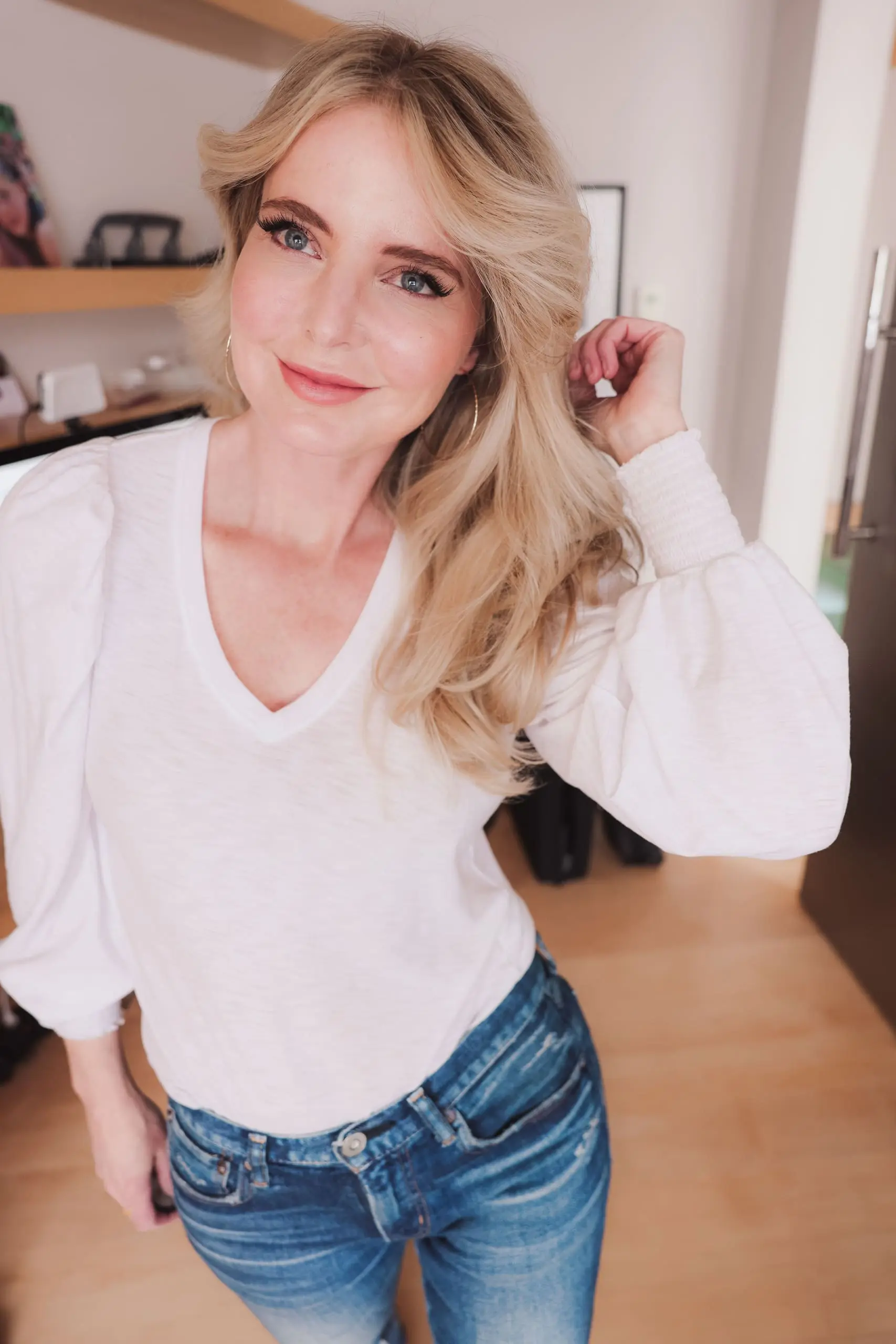 How to look better in photos, Look taller and slimmer in photos, Erin Busbee style blogger, fashion over 40