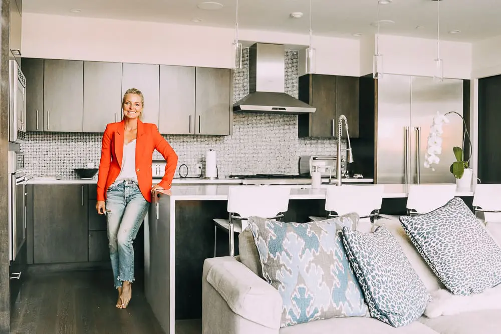 Top 5 Kitchen essentials modern mountain kitchen featuring erin busbee of busbeestyle.com, lifestyle blogger over 40 based in Telluride, Colorado