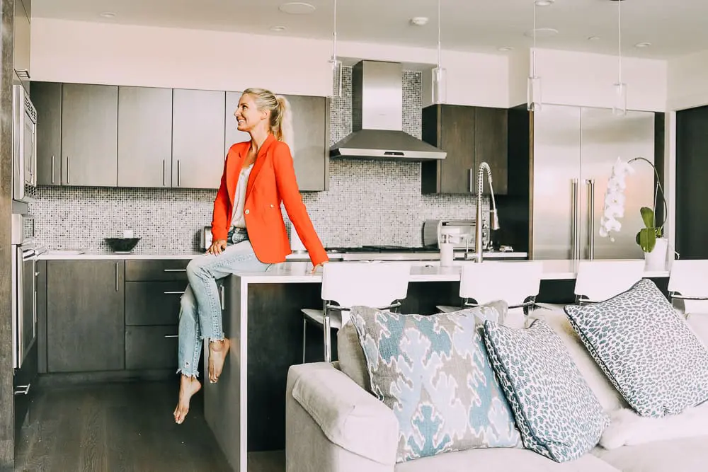 Top 5 Kitchen essentials modern mountain kitchen featuring erin busbee of busbeestyle.com, lifestyle blogger over 40 based in Telluride, Colorado