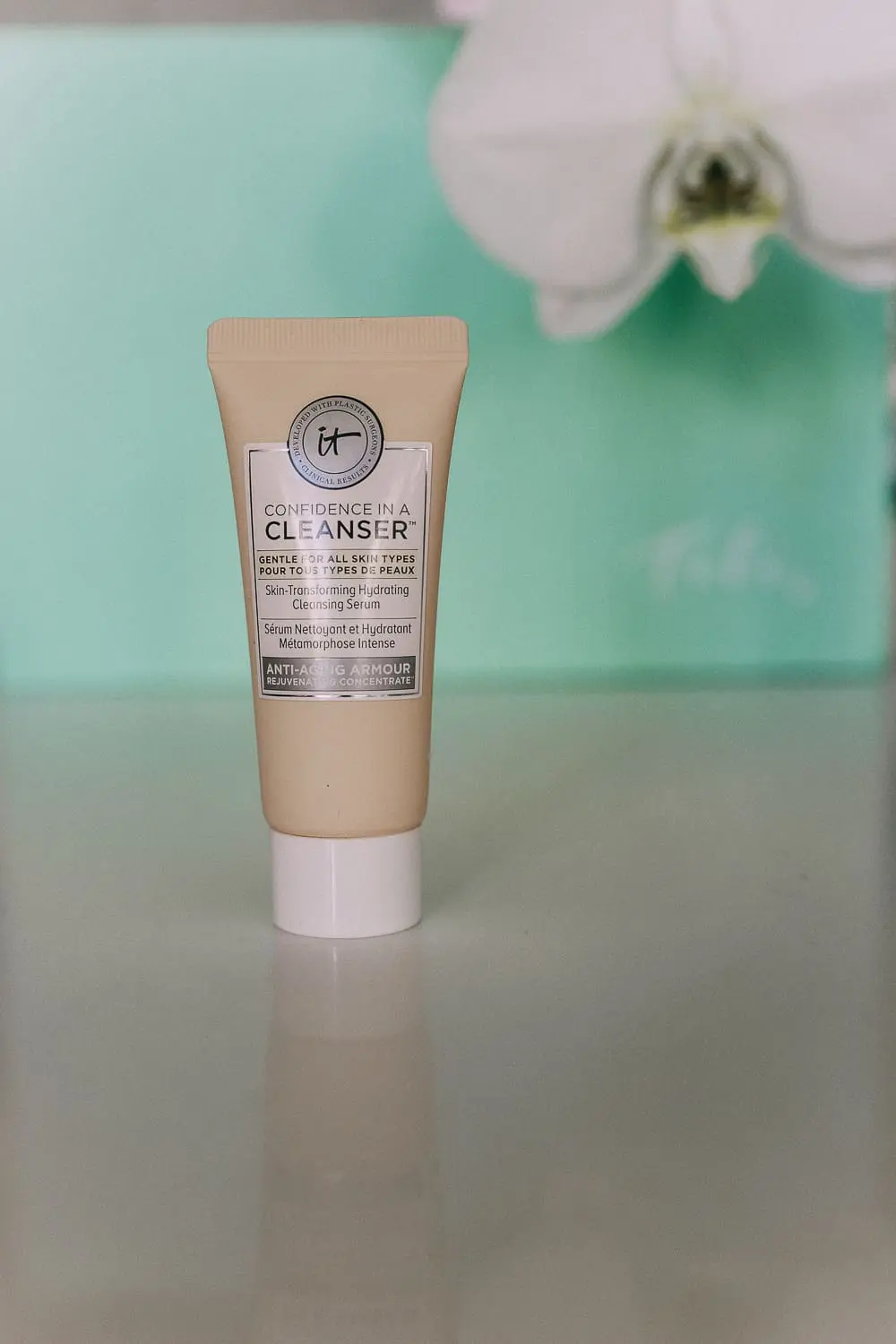 Try It Love It Beauty Box from QVC, featuring IT Cosmetics confidence in a cleanser review by beauty blogger over 40 