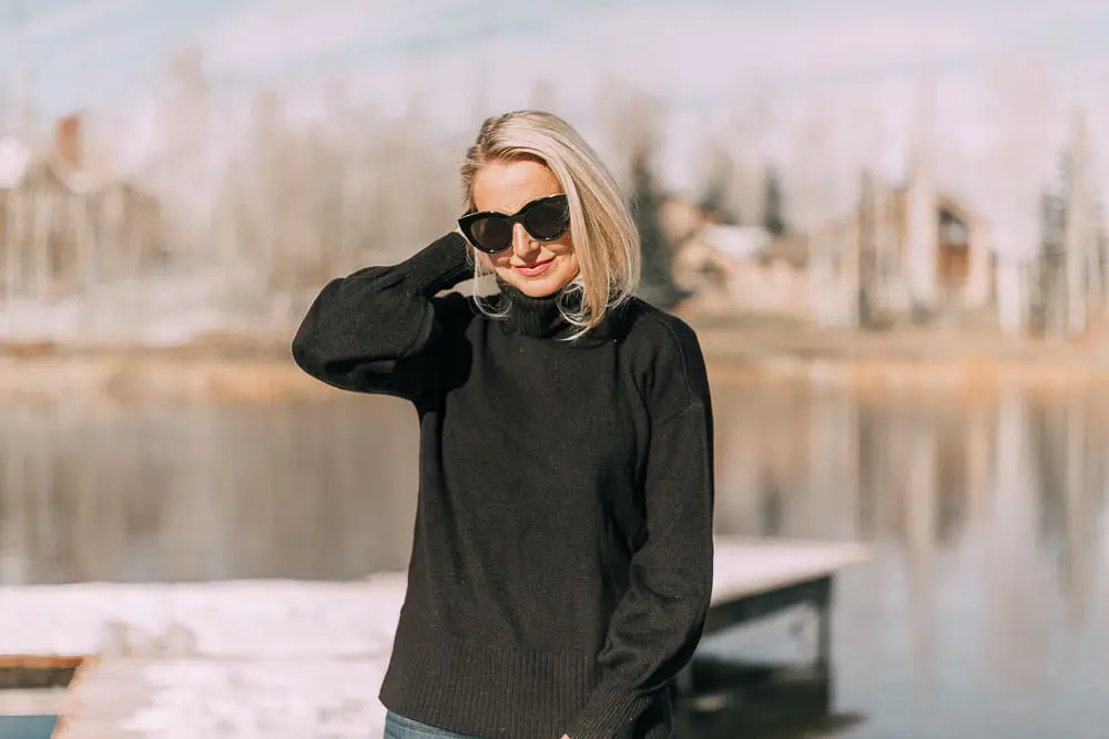 Best sweaters for fall for women 2018 featuring a balloon sleeve black turtleneck sweater from JCPenney on blonde fashion blogger