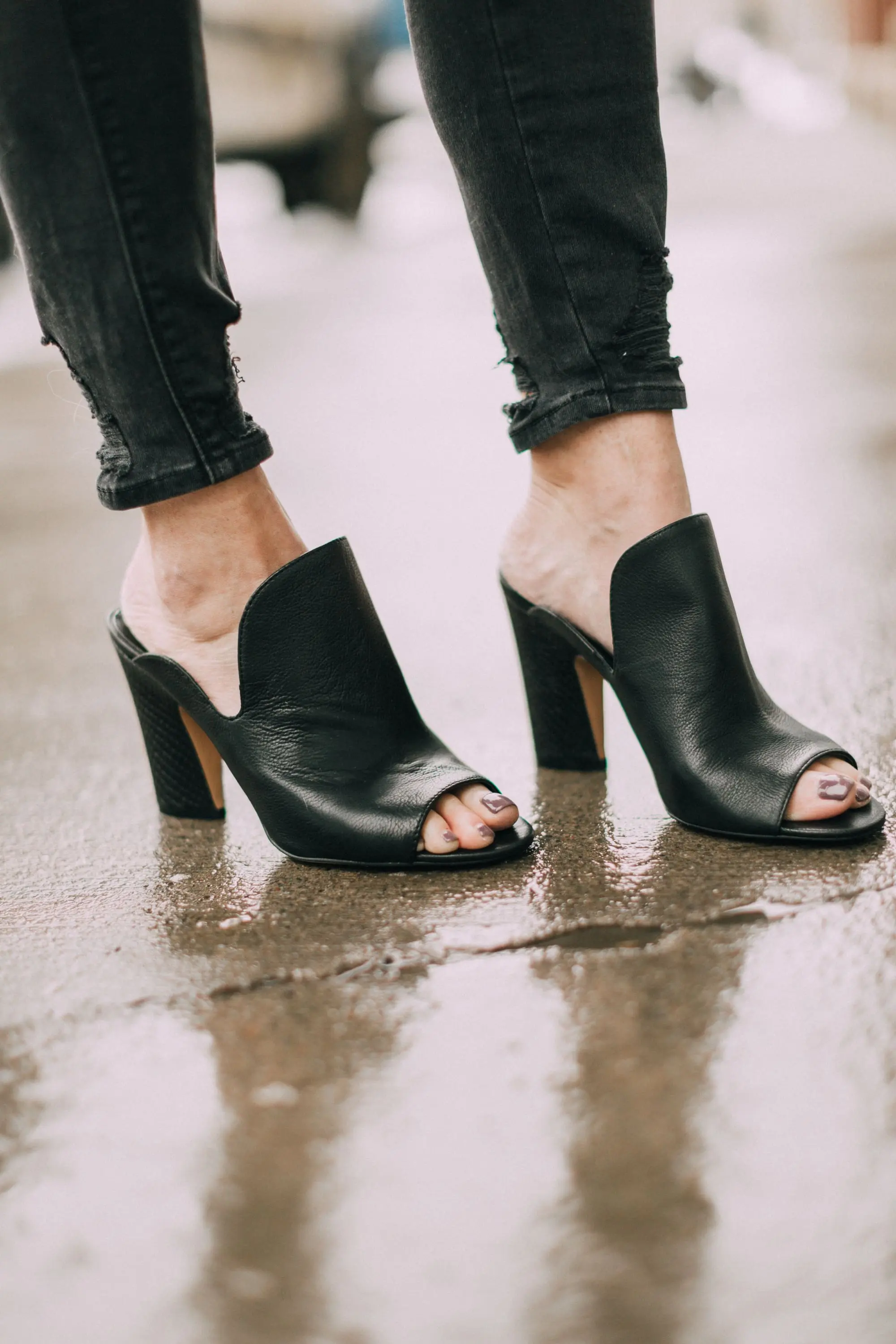 Favorite Jeans 2019, black ankle jeans with button fly by J.Brand called the Natasha jeans on fashion blogger over 40, Erin Busbee of BusbeeStyle.com in Telluride, Colorado