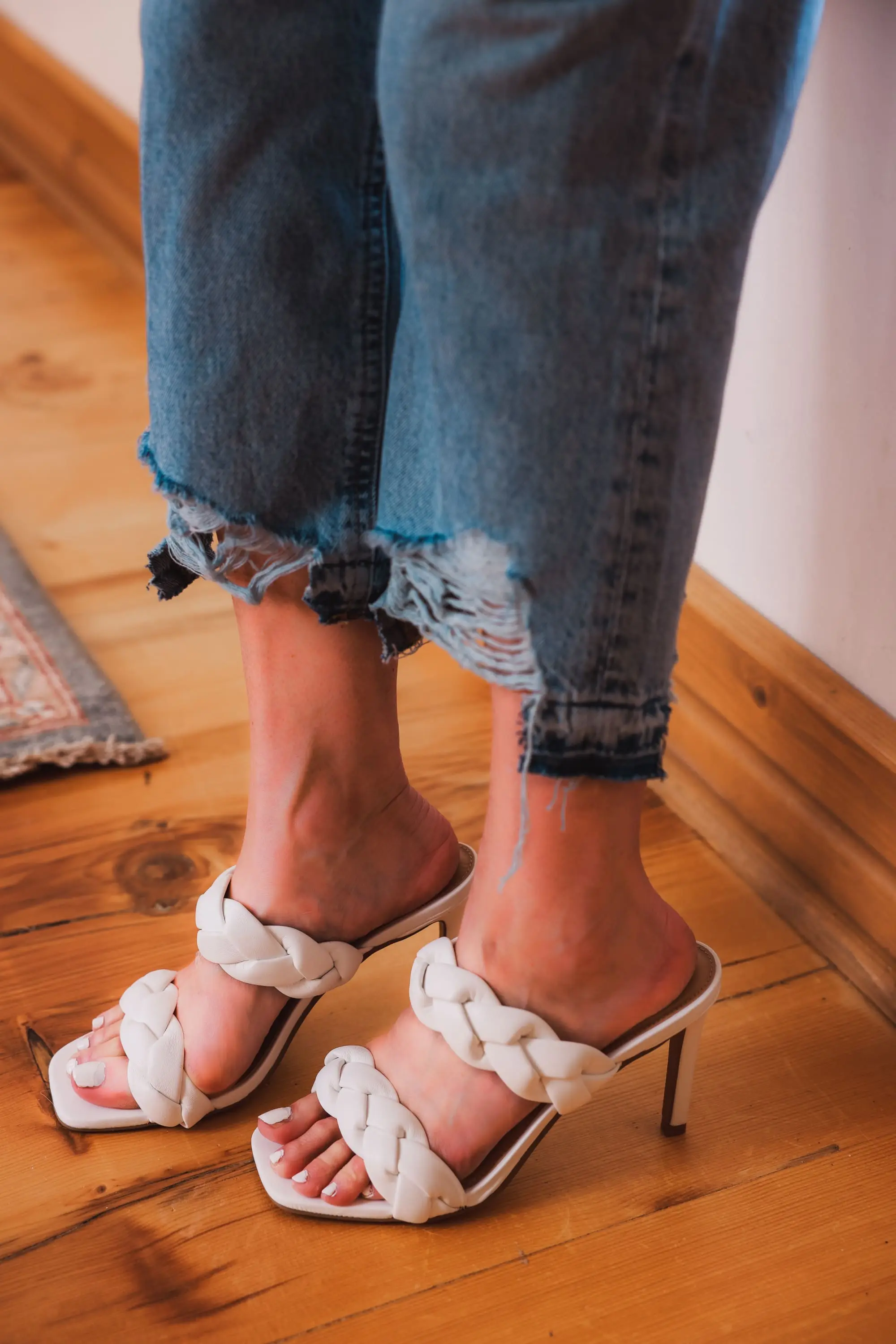 express double strap braided sandals, white summer accessories, erin busbee, how to wear white in summer, hottest summer shoes