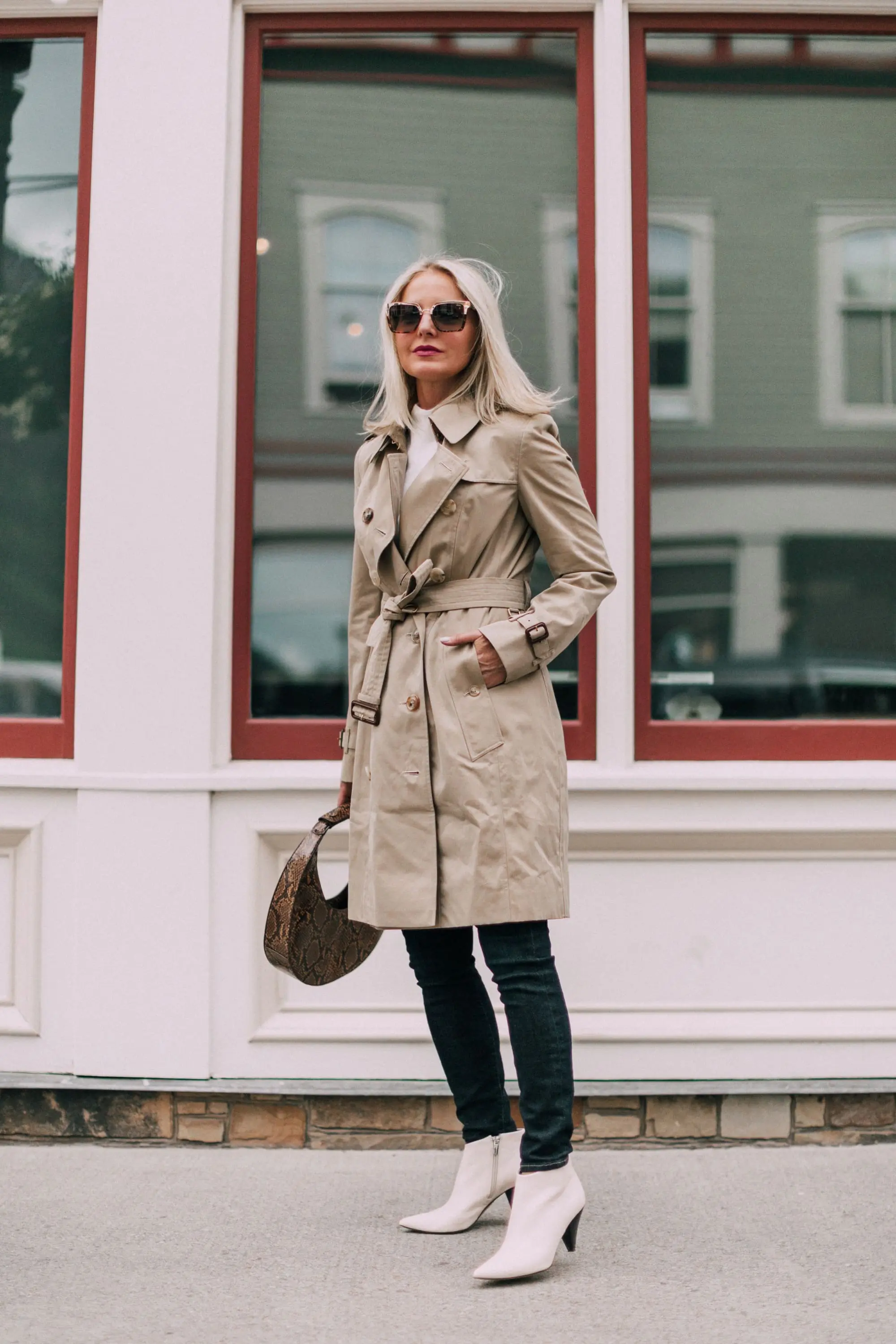 burberry chelsea heritage slim fit trench coat in honey color