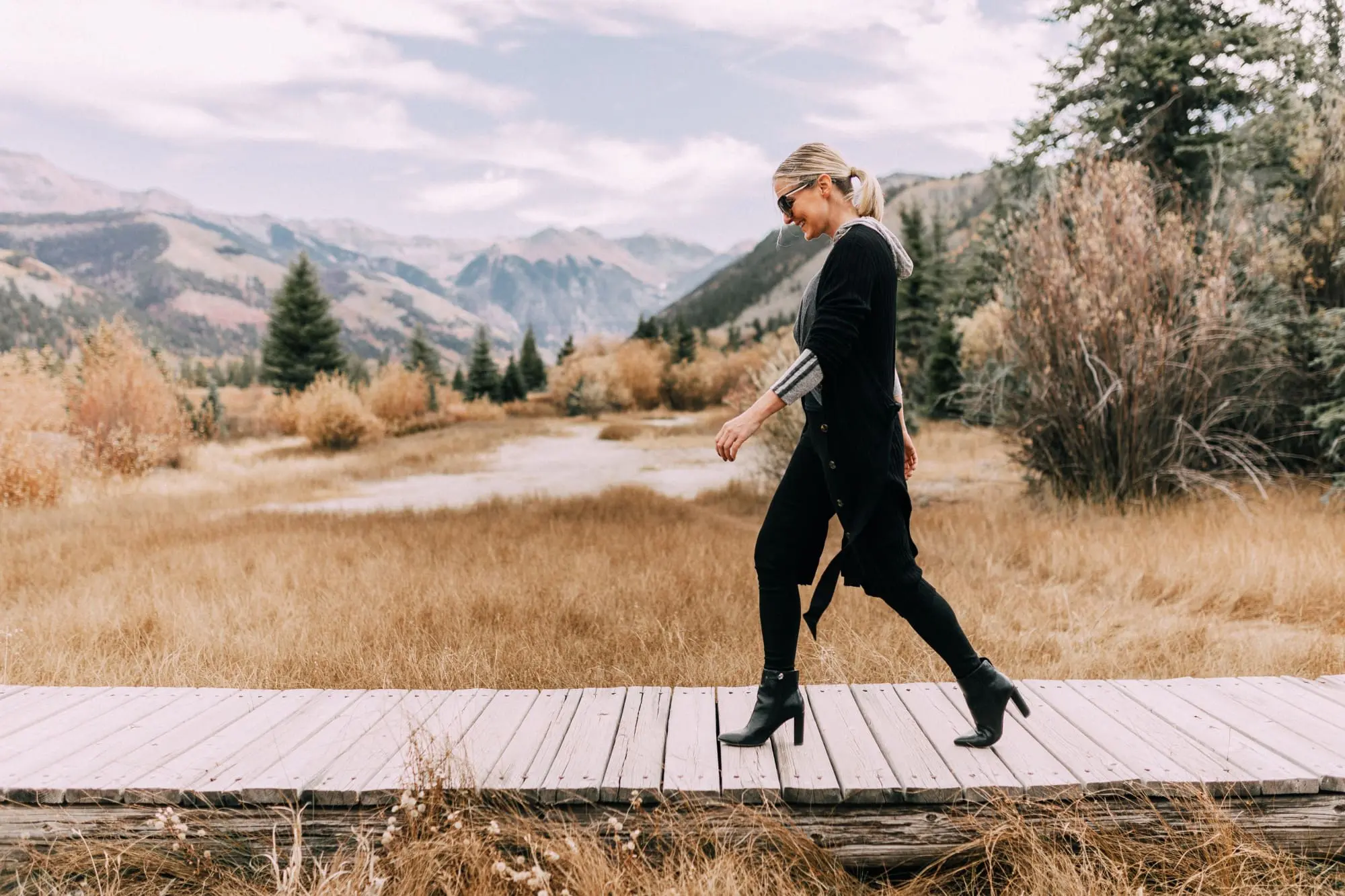 Long Cardigan, Fashion blogger Busbee Style wearing Time & Tru black jeggings, Scoop snake embossed booties, gray twist front hoodie, Walmart black ribbed cardigan Telluride, CO