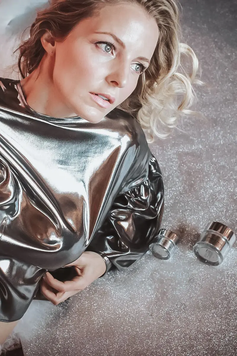 clean beauty, what does that mean, how do you know if beauty products are "Clean" with beauty blogger over 40, Erin Busbee of Busbee style