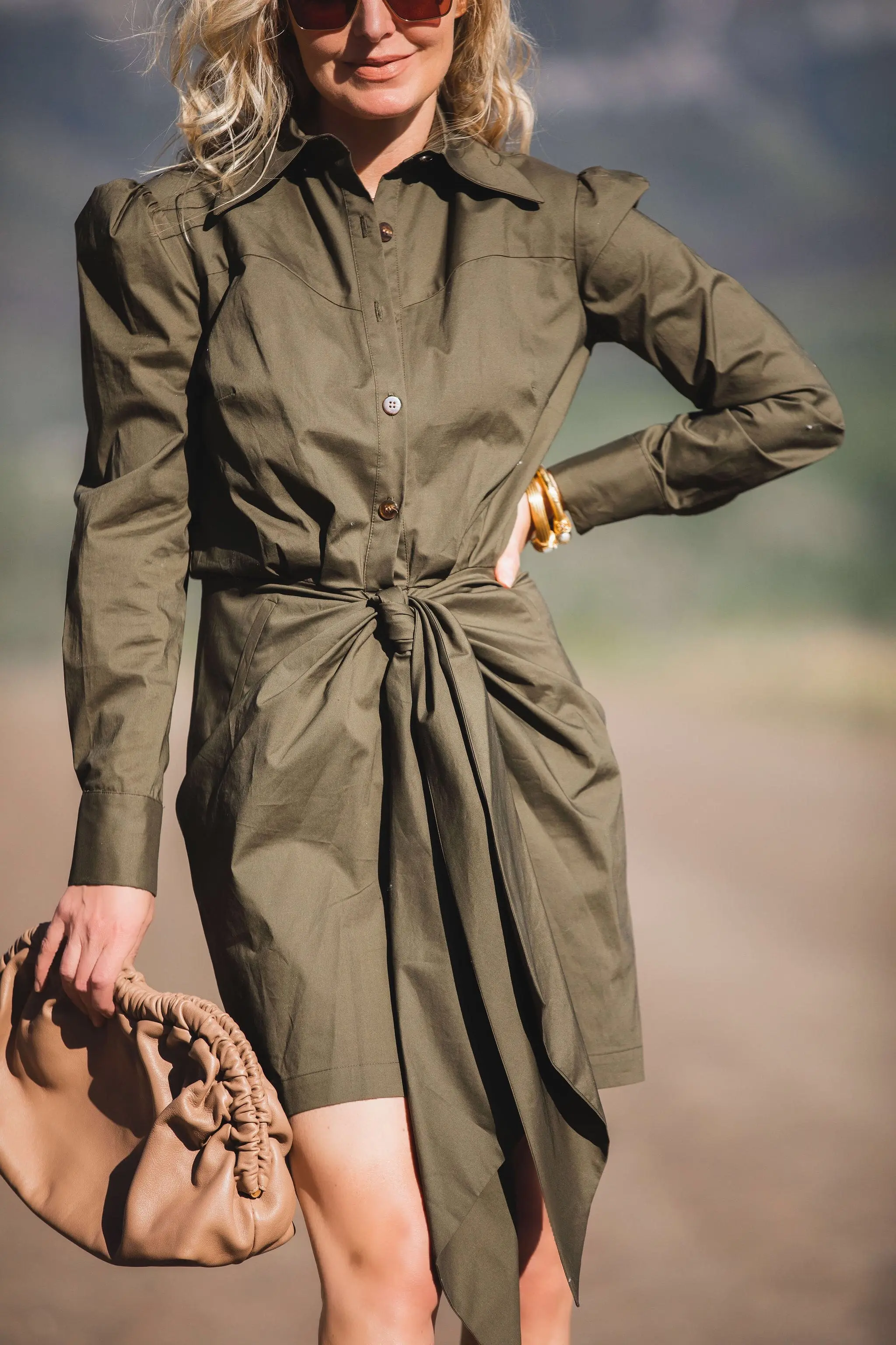 Petersyn puff sleeve tie front shirt dress fashion blogger carrying Mansur Gavriel cloud pouch clutch leather handbag