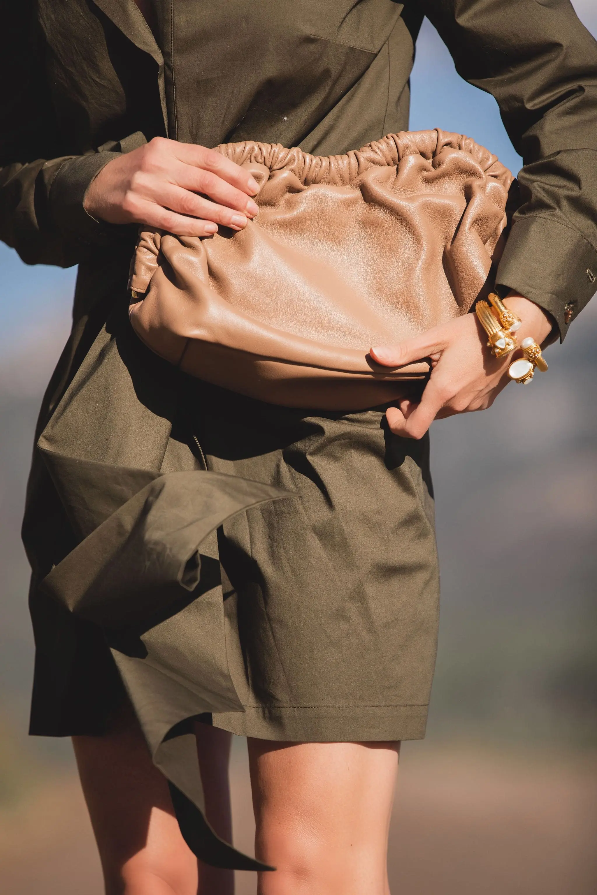 Petersyn agnes tie front puff sleeve shirt dress fashion blogger outfit with Mansur Gavriel tan leather cloud pouch clutch handbag gold Julie Vos bracelets