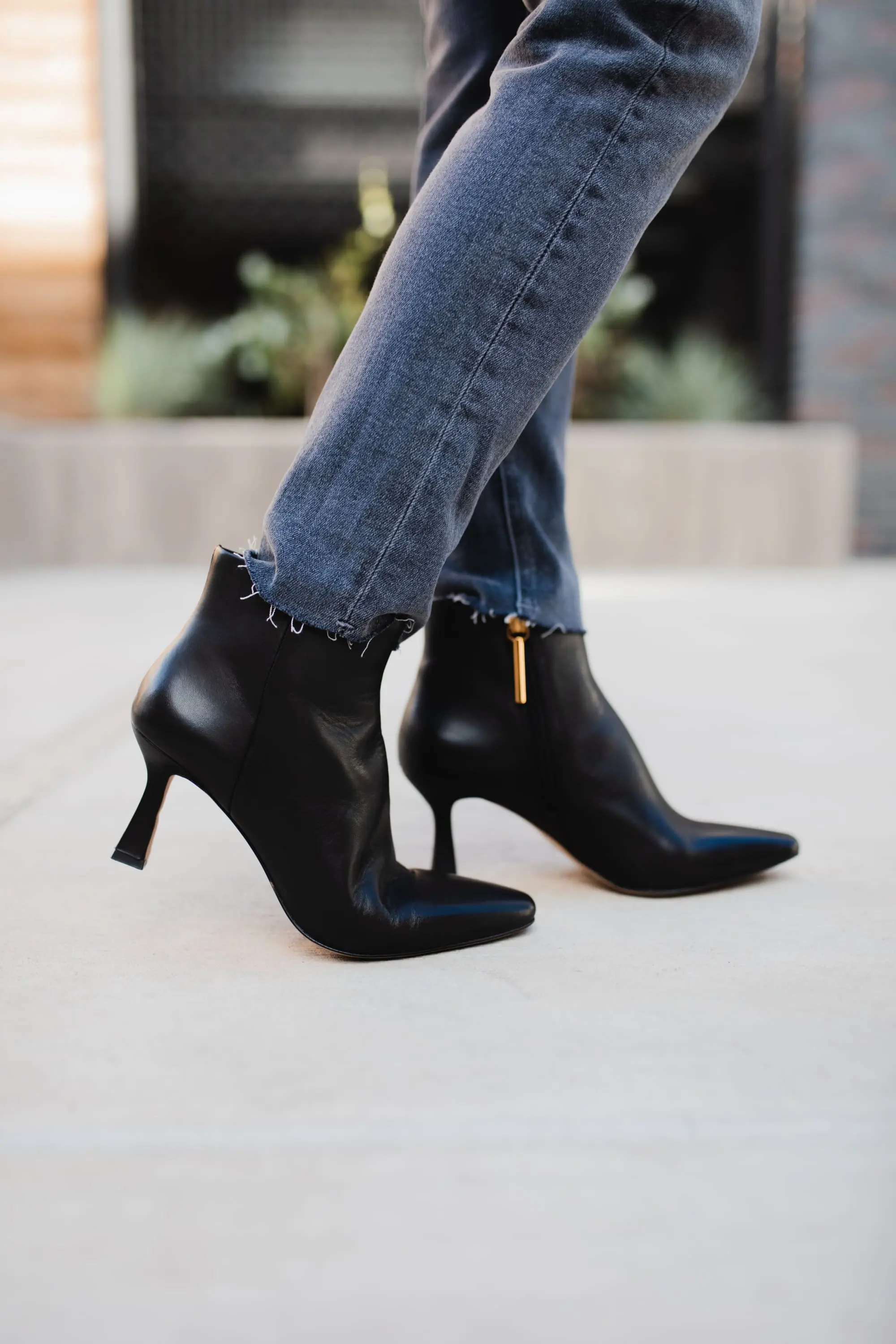 Nordstrom Sale Basics, Fashion Blogger Erin Busbee of Busbee Style wearing a basic black sweater by Chelsea28 with gray rag & bone skinny jeans, treasure & bond hat, and Louise et Cie black booties all from the Nordstrom Anniversary Sale in Telluride, Colorado