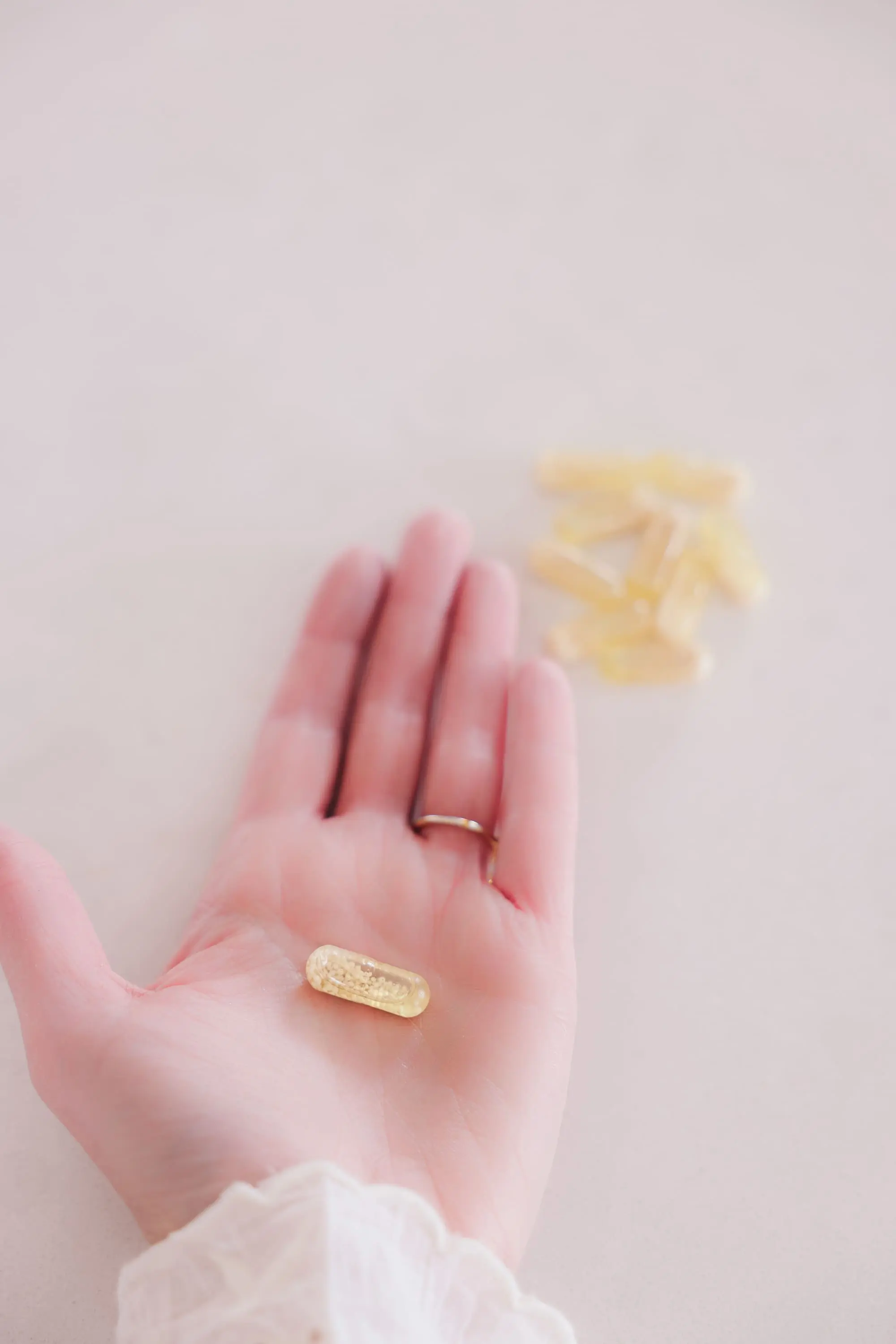 Everyday vitamins for women over 45 and women over 50 featuring Ritual vitamins and blogger over 40 Erin Busbee of Busbee style