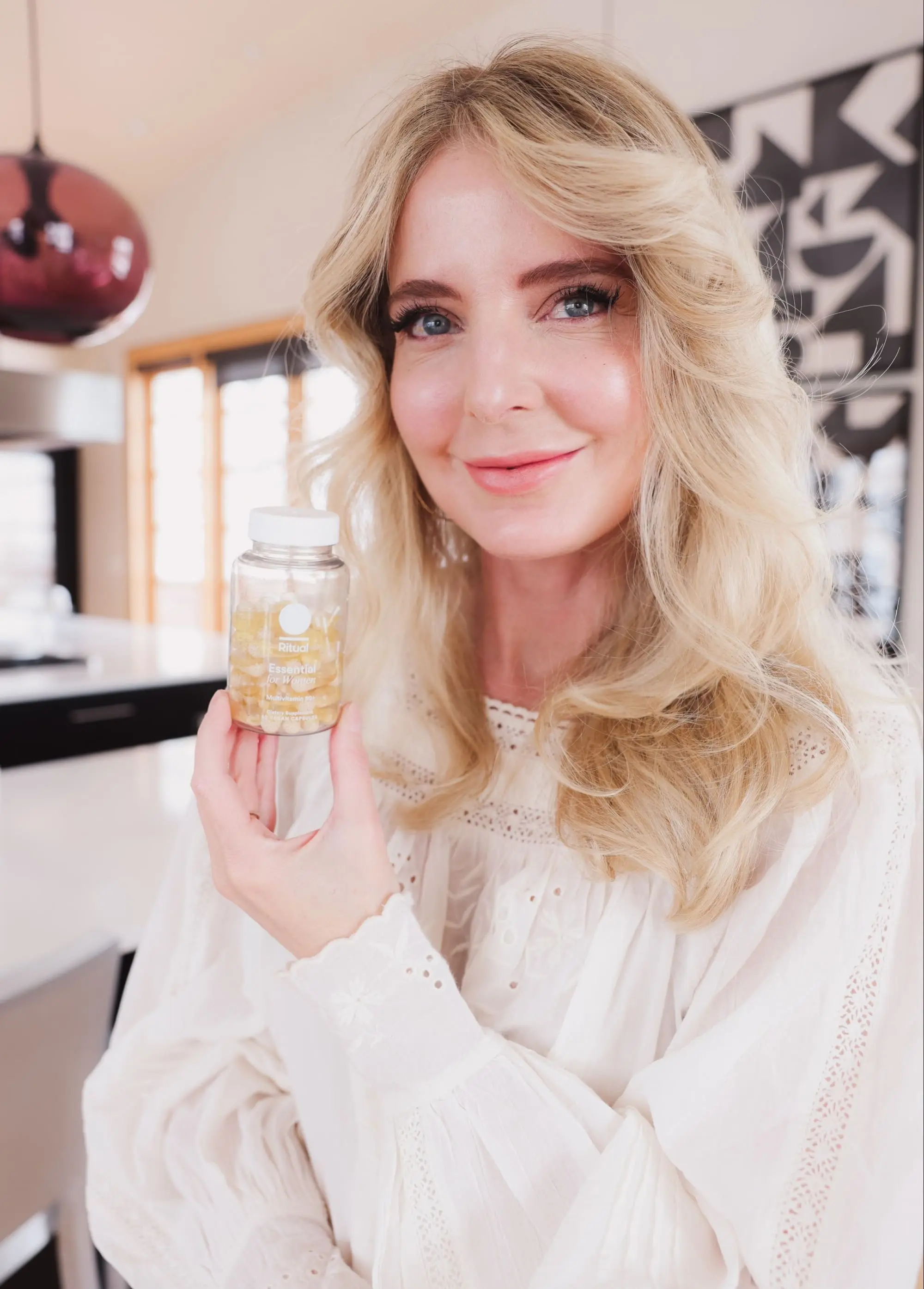 Everyday vitamins for women over 45 and women over 50 featuring Ritual vitamins and blogger over 40 Erin Busbee of Busbee style
