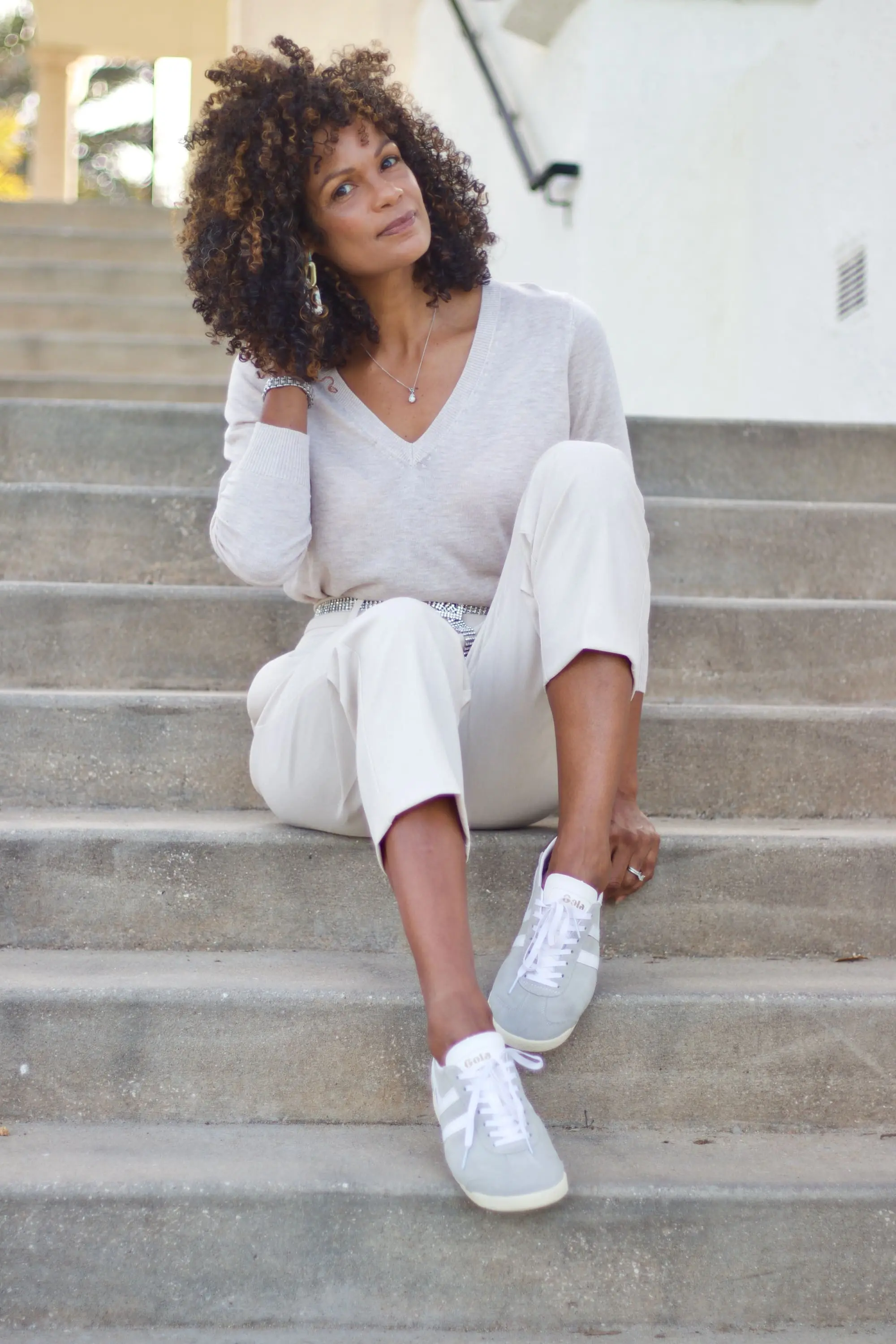 White Jeans Over 40 - Diane Capozzi @fashiononthe4thfloor, best white jeans, white jeans over 40, how to wear white jeans, white jeans outfit, white jeans outfit summer, outfits with white jeans, white pants