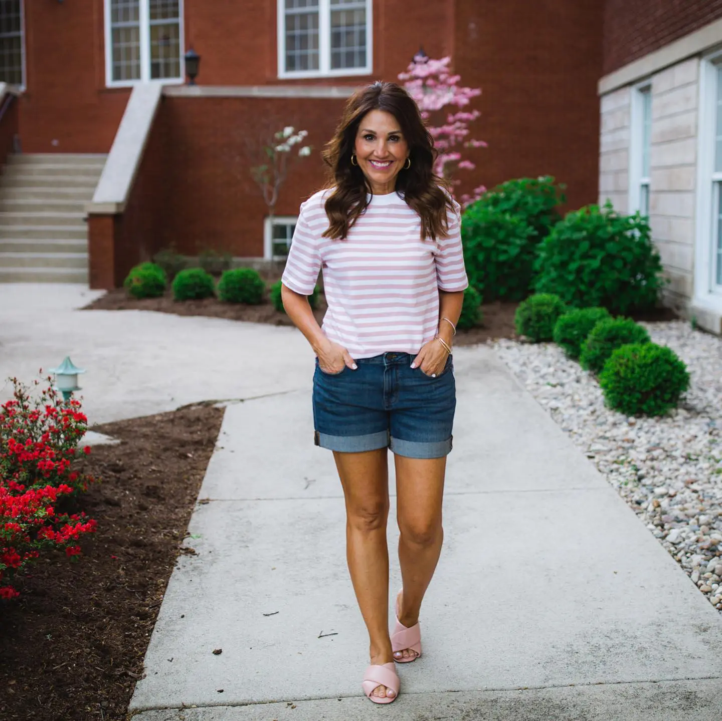 ways to wear shorts over 40, how to wear denim shorts, how to wear shorts over 40, cyndispivey, Cyndi Spivey
