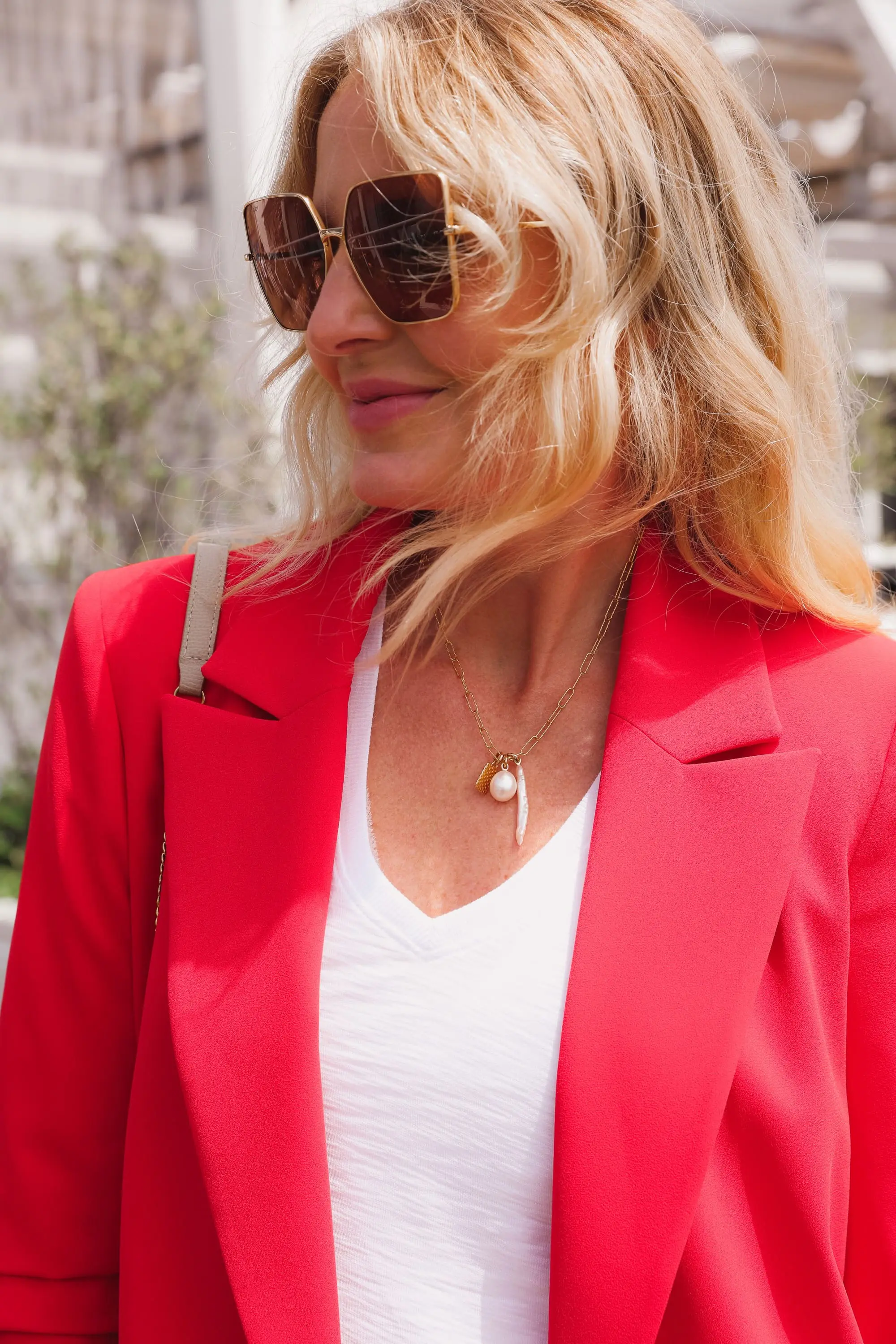 matching sets, how to wear matching sets, erin busbee, melissa meyers, who what wear, alice + olivia blazer, alice + olivia shorts, all white outfit, matching sets outfits, malibu california