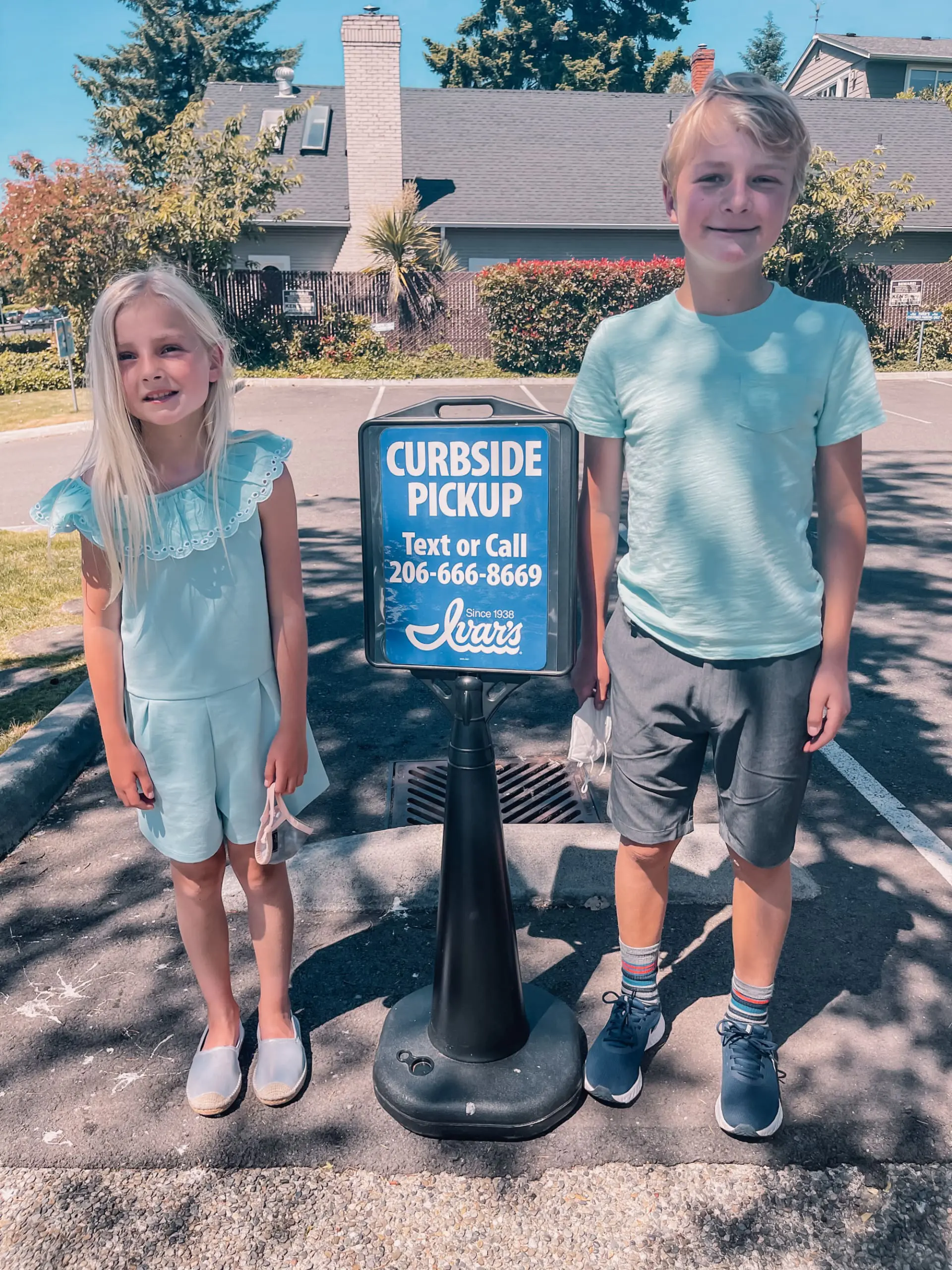 where to stop on a cross-country road trip, best places to stop on a cross country road trip, cross country road trip, west coast to east coast road trip, erin busbee, traveling with kids, how to travel with kids, how to travel with a dog, cross country road trip with kids, kirkland, washington, ivar's seafood bar