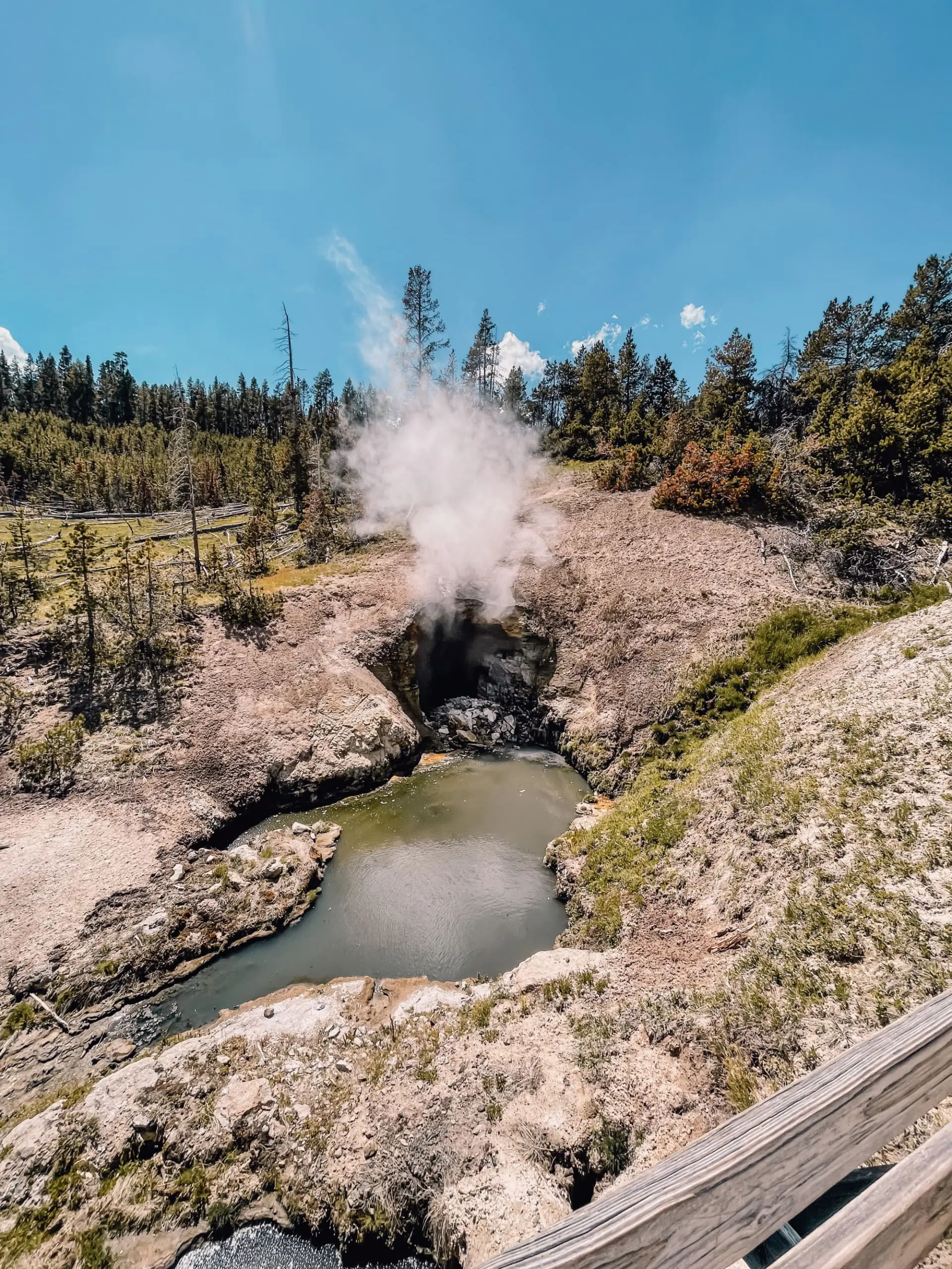where to stop on a cross-country road trip, best places to stop on a cross country road trip, cross country road trip, west coast to east coast road trip, erin busbee, traveling with kids, how to travel with kids, how to travel with a dog, cross country road trip with kids, yellowstone national park