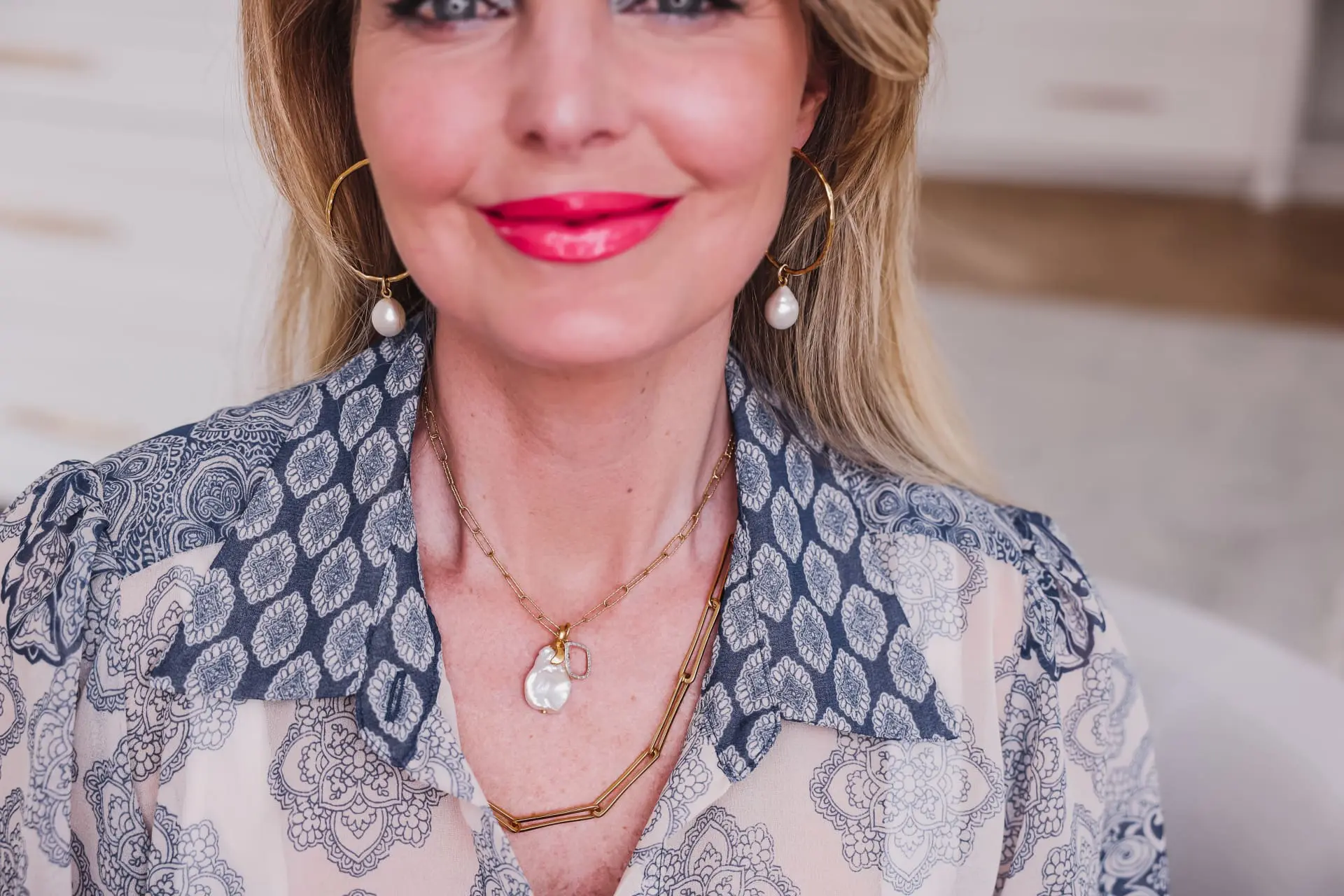 monica vinader pearl pendant, monica vinader gold hoops with pearl pendant drop, misa los angeles Nora top, white summer accessories, white jewelry for summer, pearl jewelry, best summer accessories, white outfits for summer