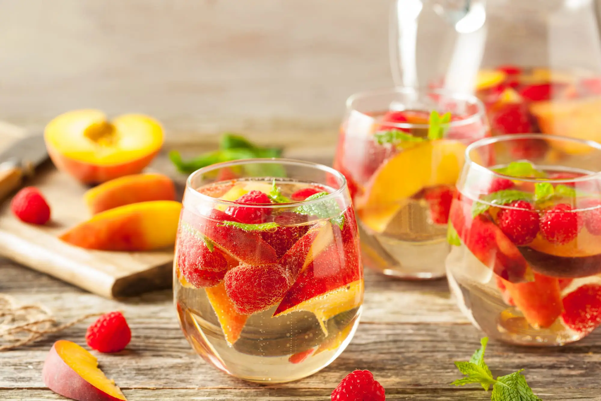 summer mocktails and cocktails, summer drinks, drink recipes, refreshing summer drinks, white sangria, refreshing summer drinks