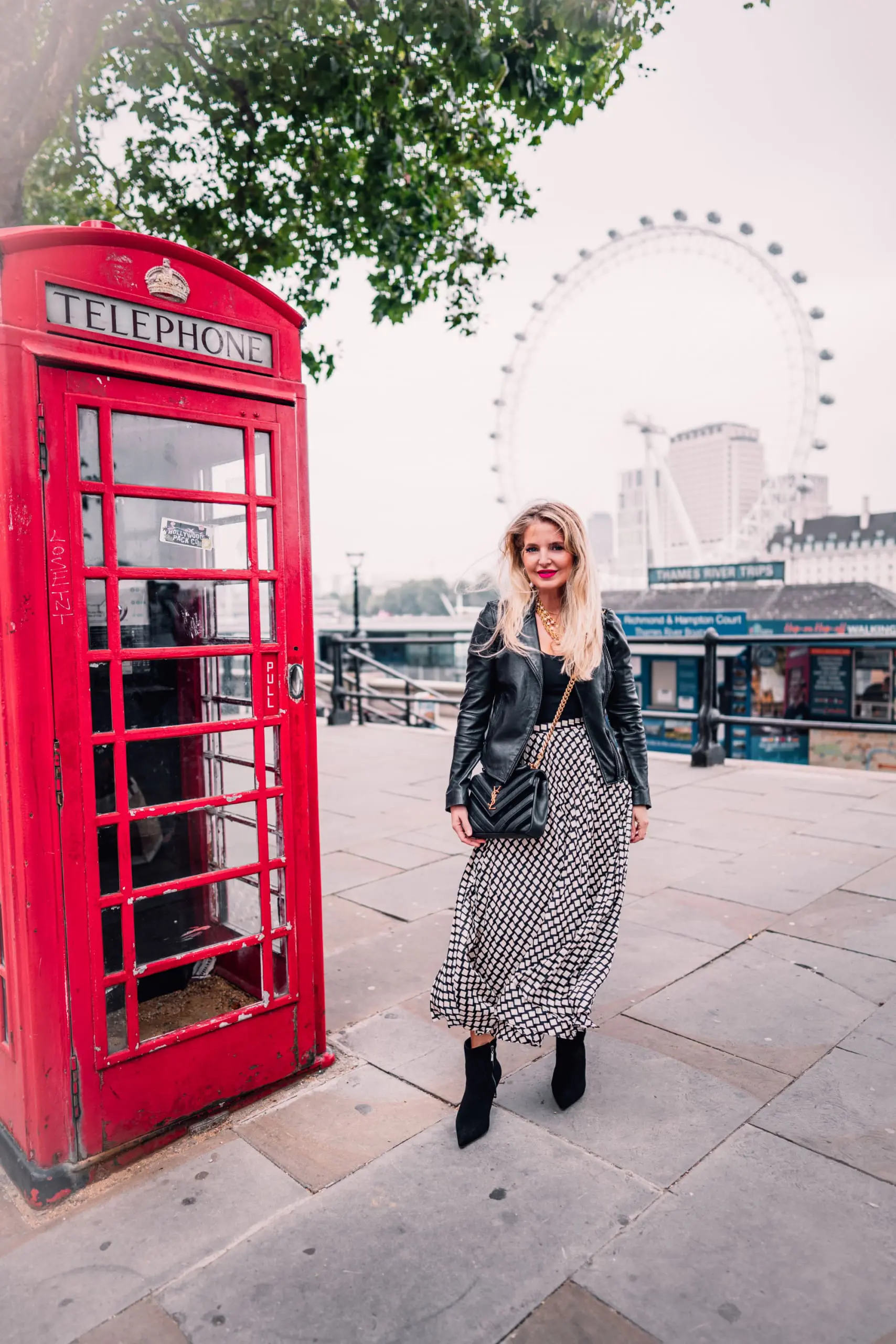 pleated skirt, how tow ear a pleated skirt, how to style a pleated skirt, pleated skirt outfits, mango pleated skirt, printed pleated skirt, erin busbee, london, england, schutz bette booties, ysl chevron bag, spanx bodysuit, ben-amun necklace, monica vinader earrings