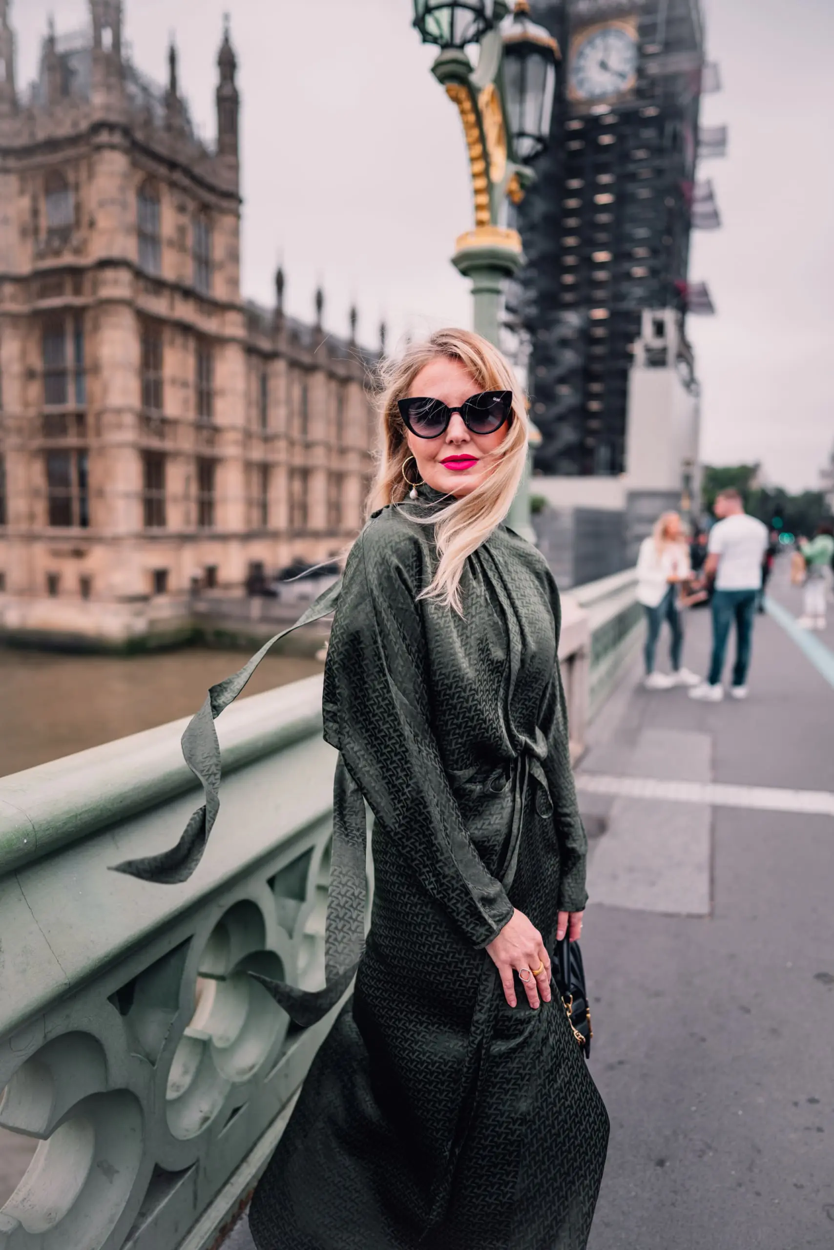 olive green, fall fashion, fall trends, coor trend, army green, erin busbee, zadig & voltaire olive green dress, schutz bette booties, ysl chevron handbag, london, england, fall wedding guest dress, olive green dress, olive green fashion finds