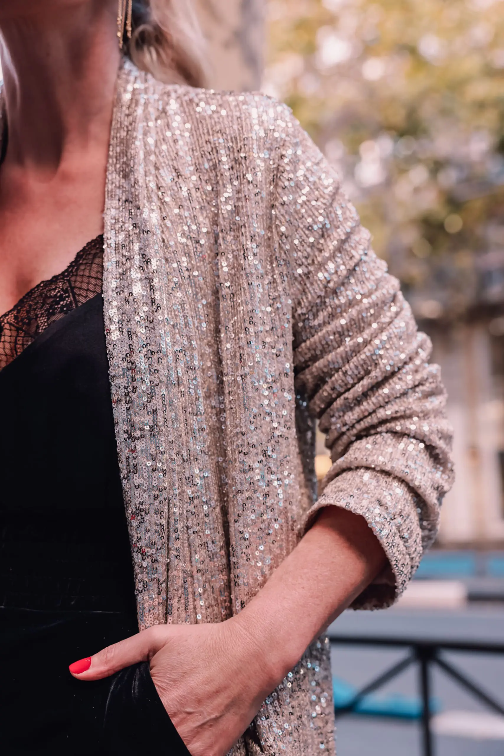 holiday party outfits, holiday party looks, casual holidays, what to wear during holidays, casual holiday outfits, casual holiday looks, what to wear on casual holiday, holidays at home, erin busbee, commando velvet joggers, sequin duster cardigan, silky black cami, sam edelman pumps, evereve holiday outfits