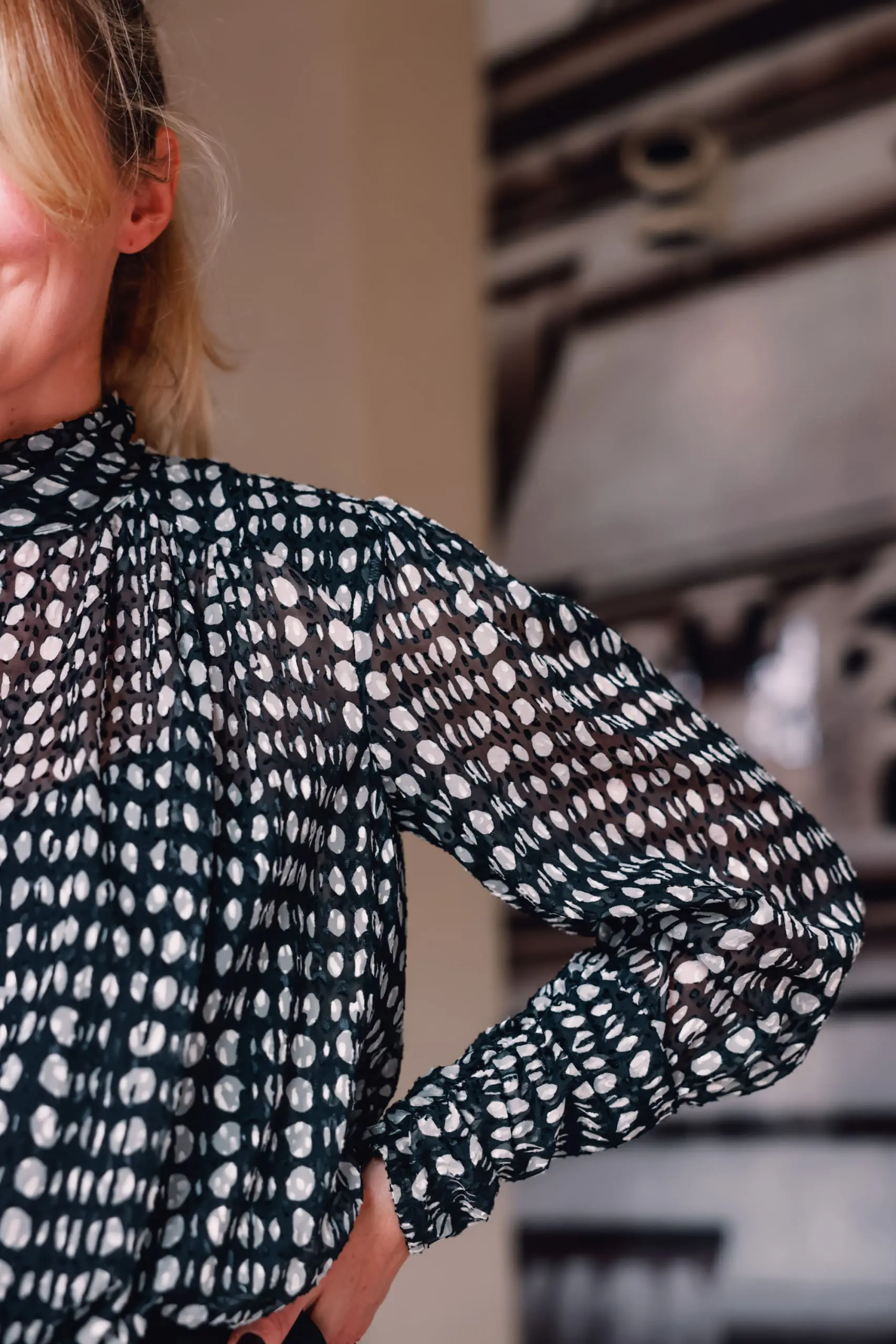 statement tops, statement tops for the holiday, holiday statement tops, what to wear for holidays, how to dress for holidays, statement tops over 40, erin busbee, barcelona, spain, el palauet, ba&sh printed blouse, rag & bone nina cropped flare black jeans, isabel marant black western-inspired boots