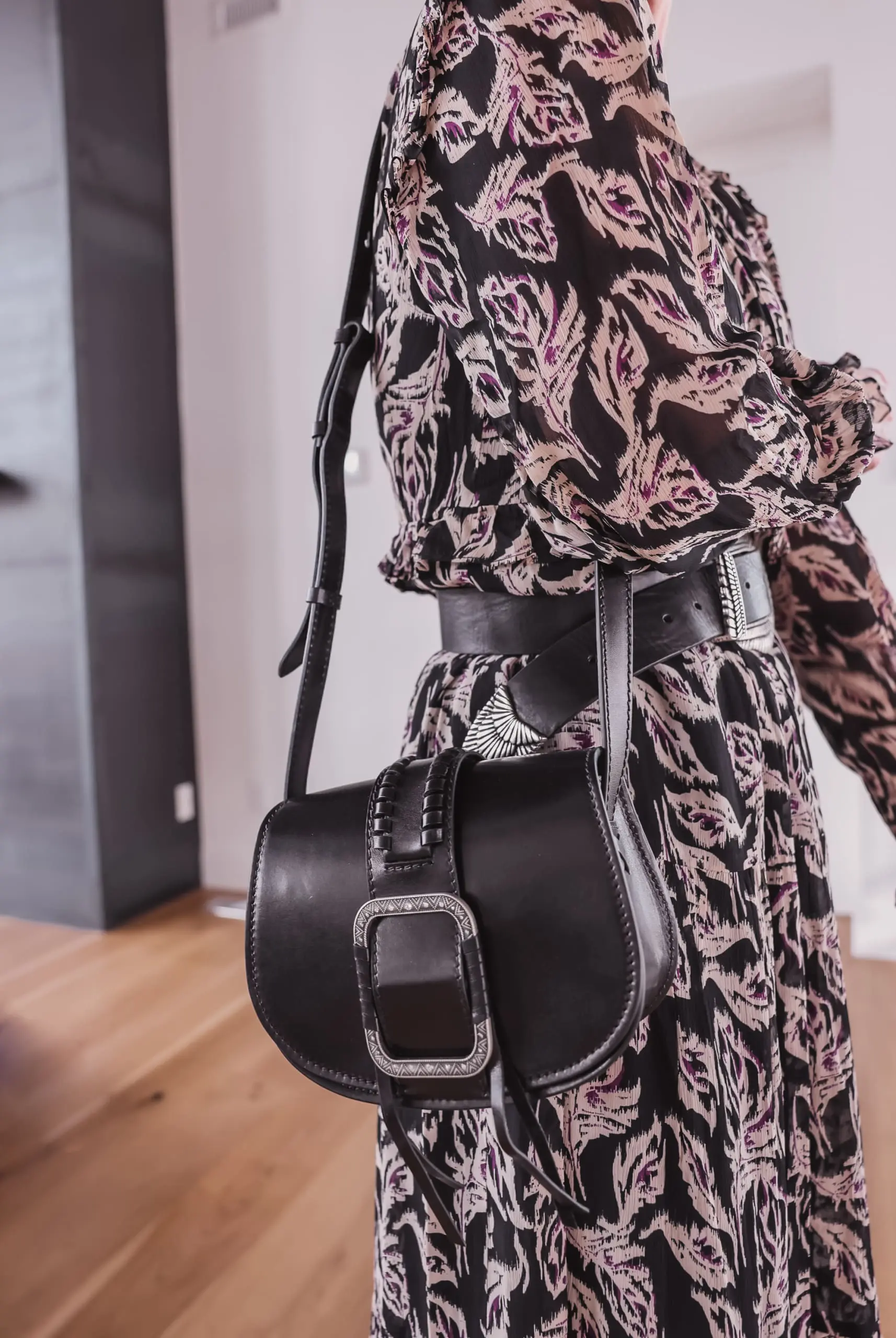 western trend, western trend 2022, western inspired trend, how to wear western trend, modern western style, erin busbee, busbee style. ba&sh printed midi dress, ba&sh teddy bag with buckle, ba&sh western inspired belt, isabel marant lamsey boots, telluride, colorado