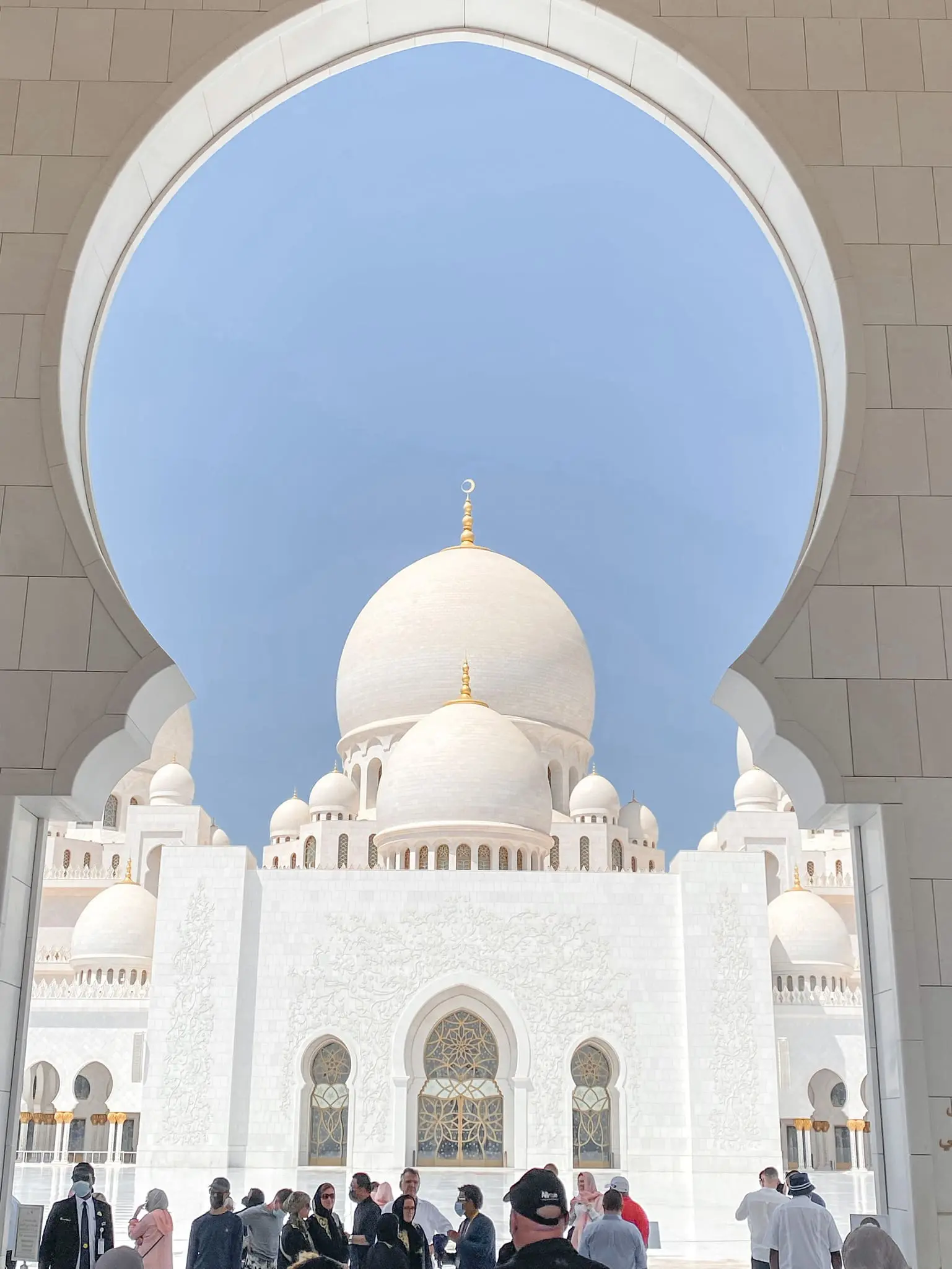 planning a trip to the middle east, where to go in the middle east, how to plan a trip to the middle east, abu dhabi, united arab emirates, UAE, erin busbee, busbee style, busbee family travels, Abu Dhabi trip, what to do in Abu Dhabi, Sheikh Zayad Grand Mosque