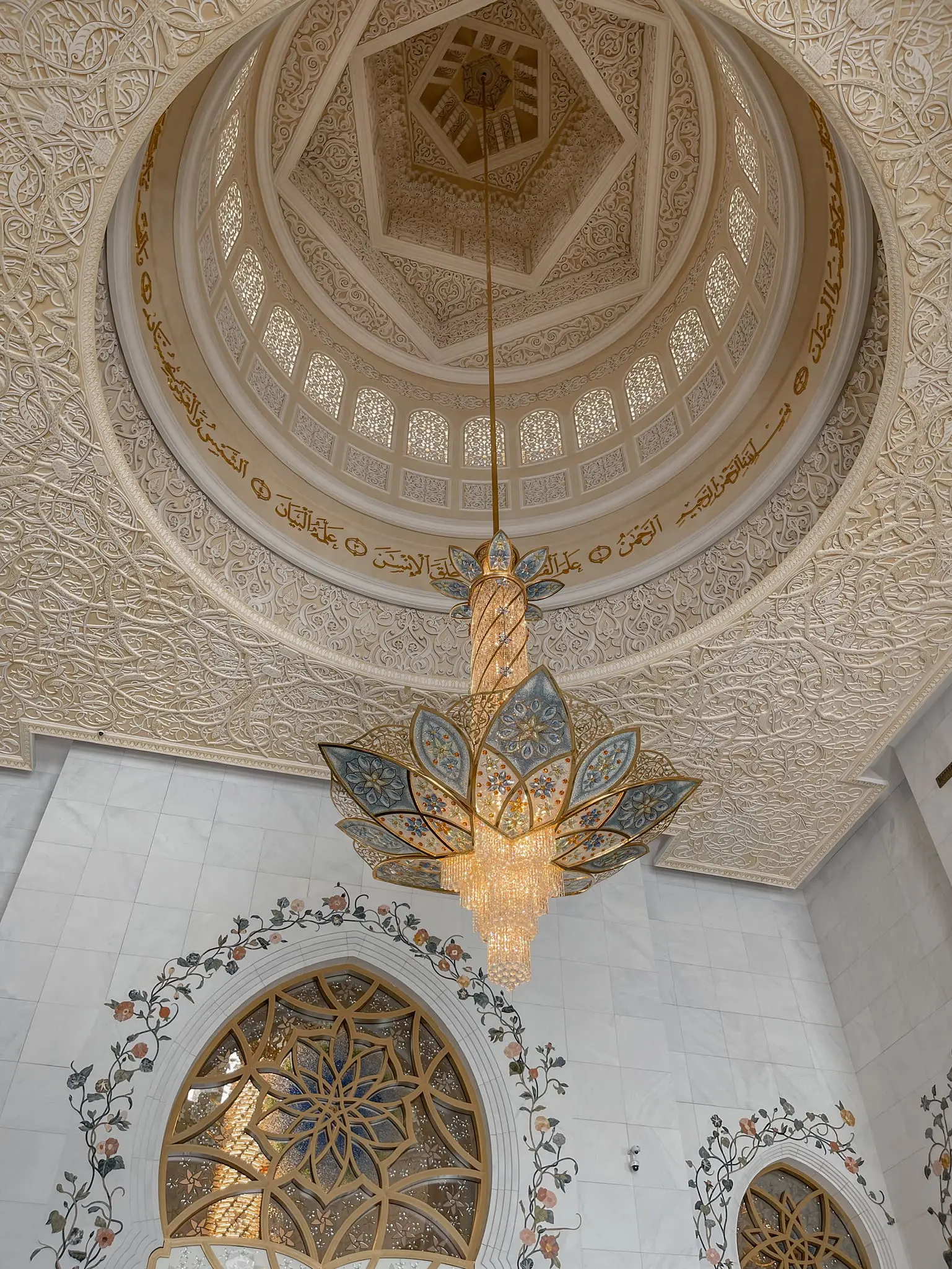 planning a trip to the middle east, where to go in the middle east, how to plan a trip to the middle east, abu dhabi, united arab emirates, UAE, erin busbee, busbee style, busbee family travels, Abu Dhabi trip, what to do in Abu Dhabi, Sheikh Zayad Grand Mosque