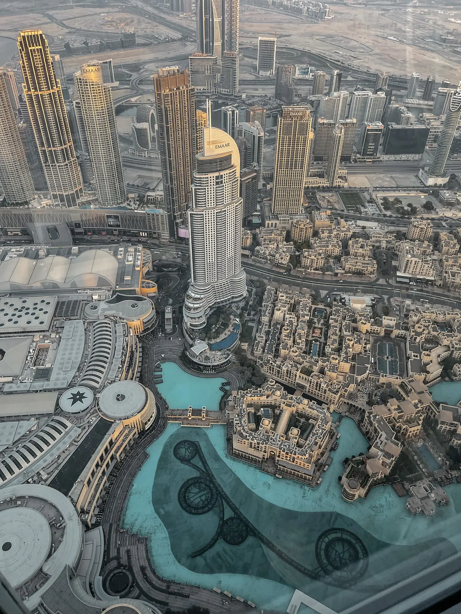planning a trip to the middle east, where to go in the middle east, how to plan a trip to the middle east, dubai, united arab emirates, UAE, tallest building in the world, Burj Khalifa, visiting Burj Khalifa, views from Burj Khalifa, erin busbee, busbee style, busbee family travels