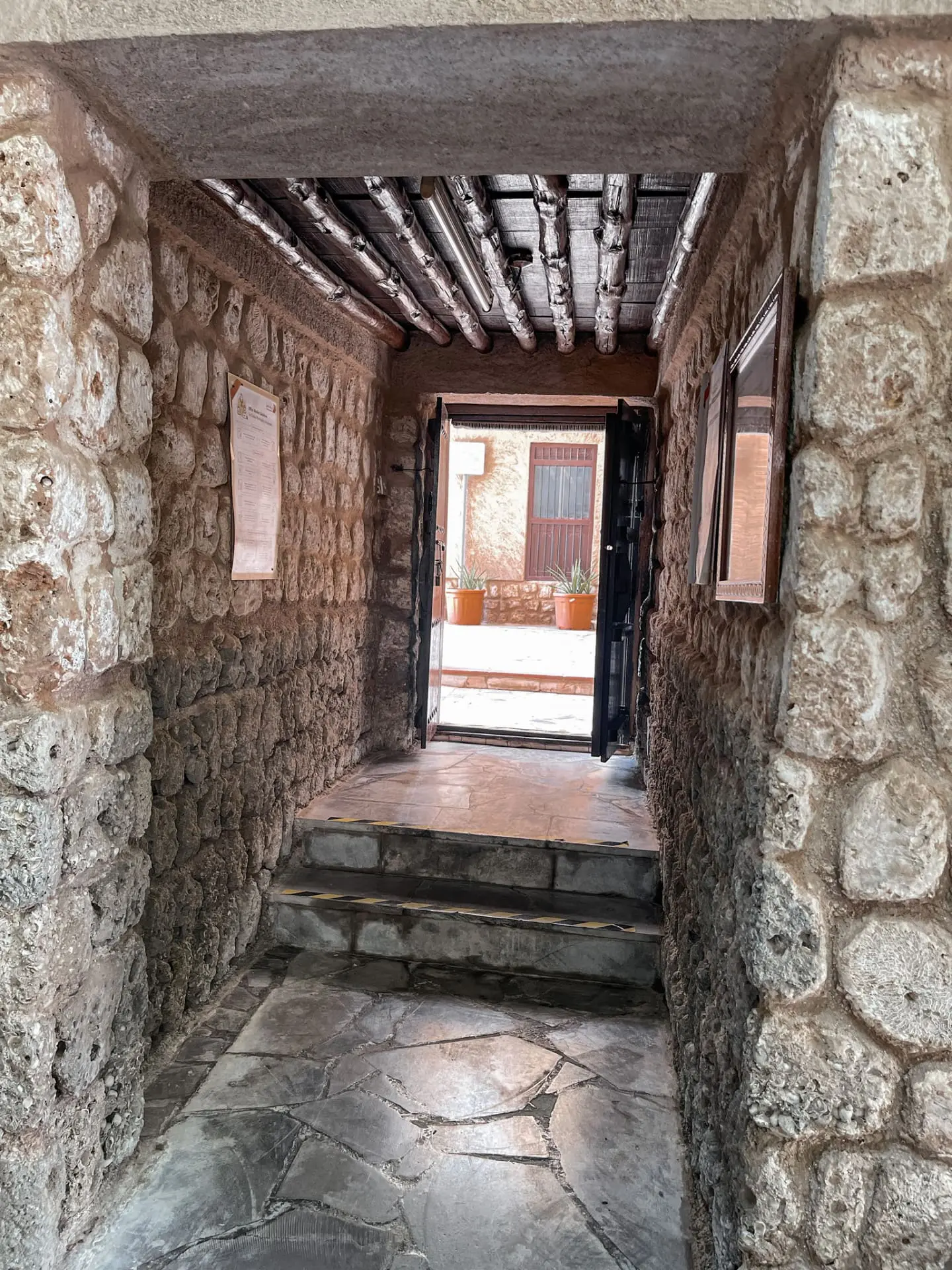 planning a trip to the middle east, where to go in the middle east, how to plan a trip to the middle east, dubai, united arab emirates, UAE, erin busbee, busbee style, busbee family travels, dubai city tour, touring old town dubai