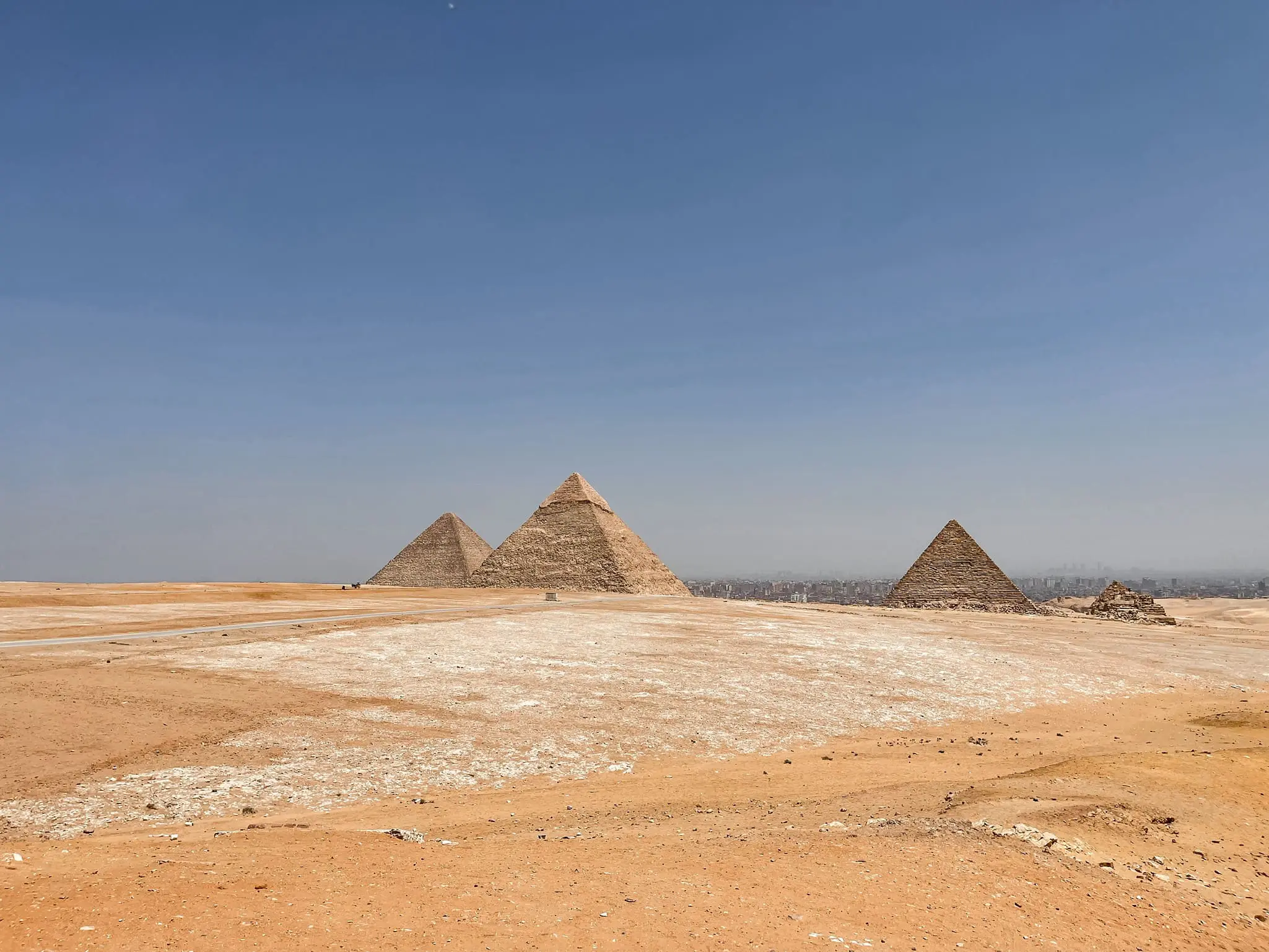 planning a trip to the middle east, where to go in the middle east, how to plan a trip to the middle east, The Great Pyramids of Giza, Egypt, Cairo Egypt, erin busbee, busbee style, busbee family travels, cairo trip, great pyramids of giza trip