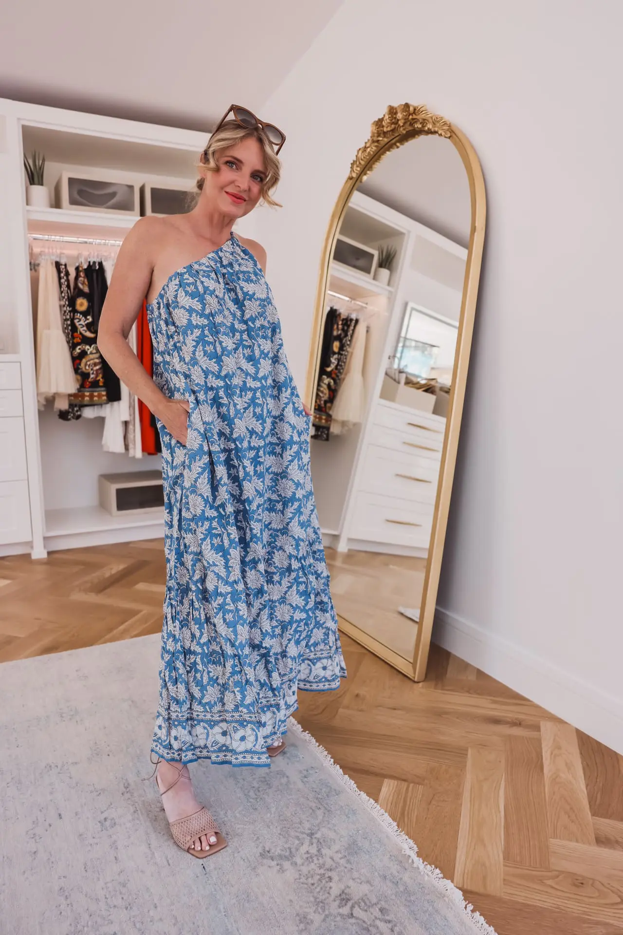 easy summer outfits for busy moms, easy summer outfits, summer mom outfits 2022, summer mom outfits, casual summer outfit ideas, cute mom outfits for summer, easy mom outfits, mom outfit ideas, casual mom outfits summer, summer outfit 2022, casual summer outfits for over 40, casual summer outfits for over 30, blue printed maxi dress by velvet, marc fisher mesh strappy heels, le specs sunglasses, erin busbee, busbee style, fashion over 40, telluride, colorado