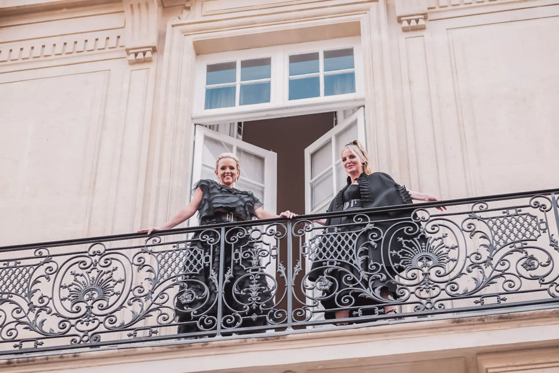 dior balcony paris fashion week dior balcony paris fashion week
