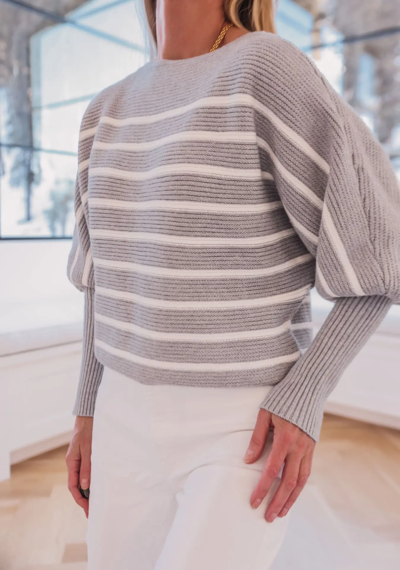 white jeans and sweater winter outfit